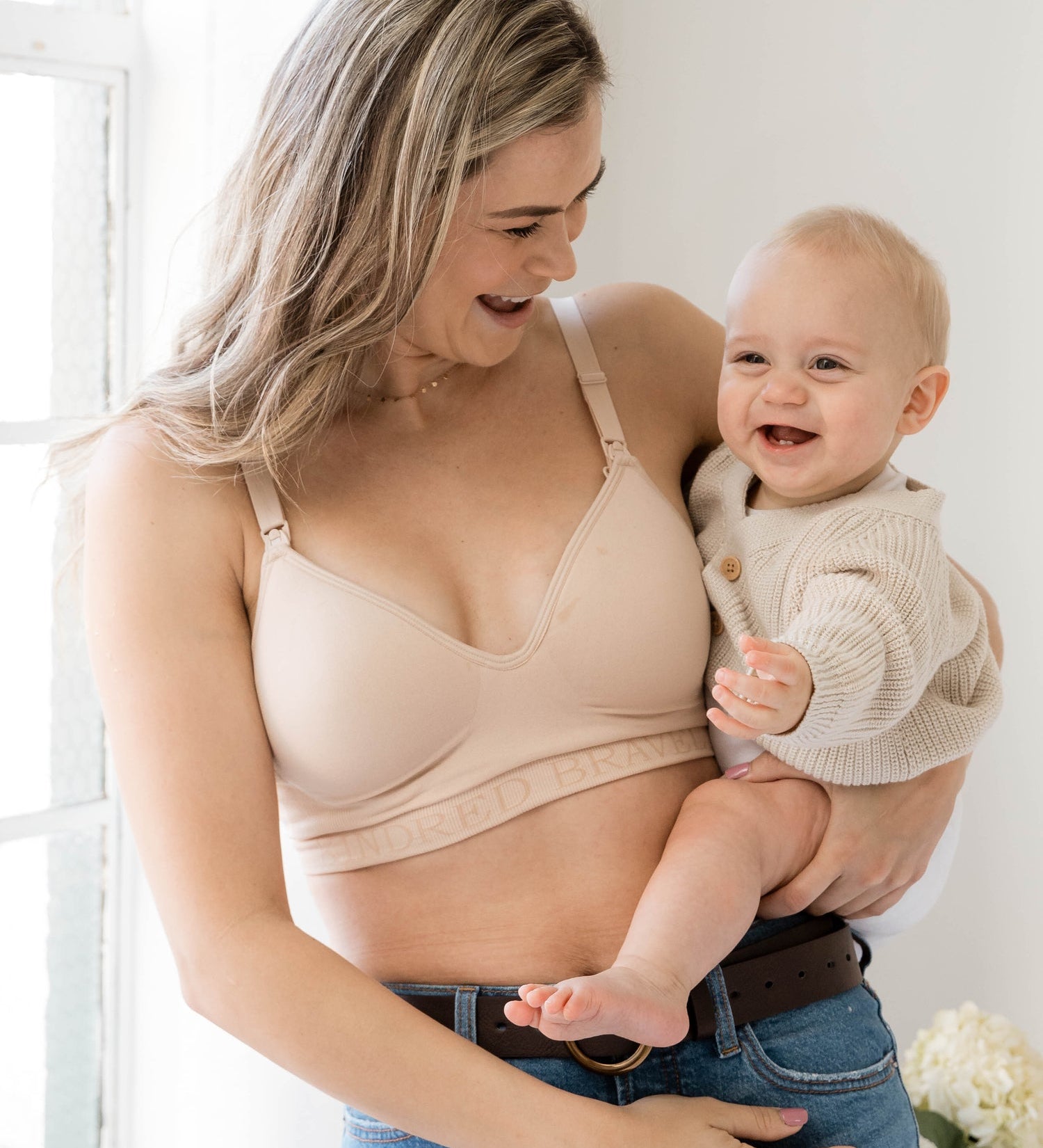 Signature Sublime® Contour Hands-Free Pumping & Nursing Bra | Beige