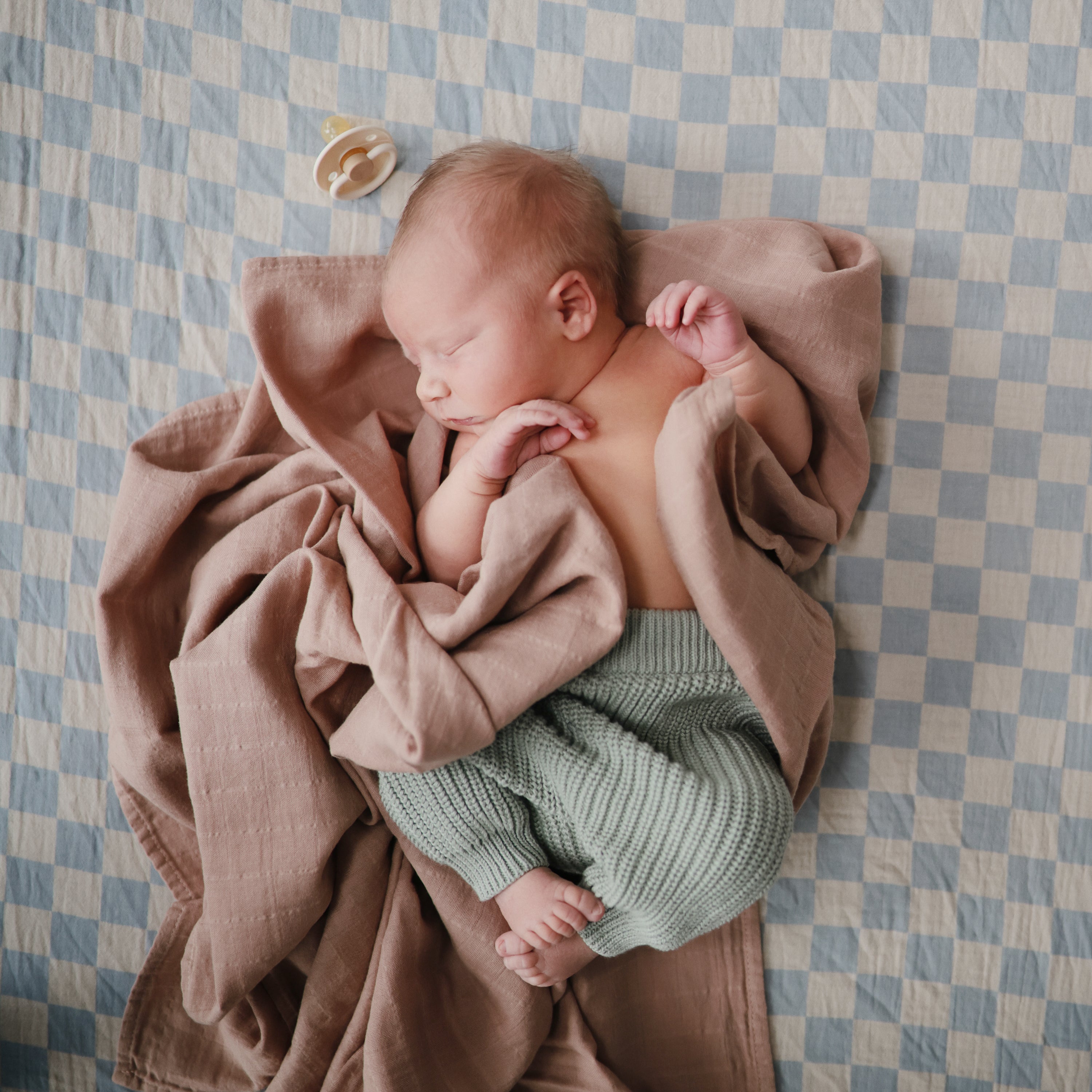Image of Extra Soft Muslin Crib Sheet