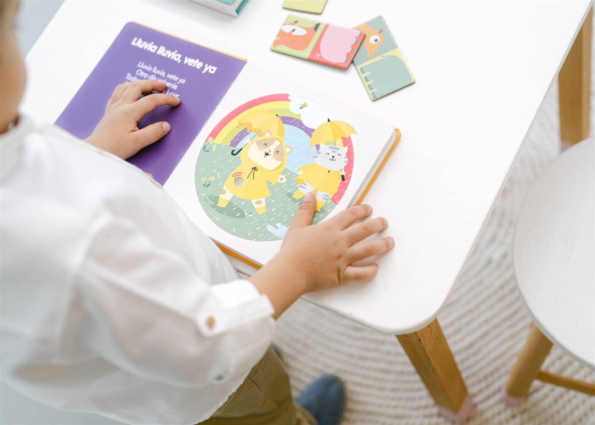 Bilingual Musical Book: Spanish Nursery Rhymes