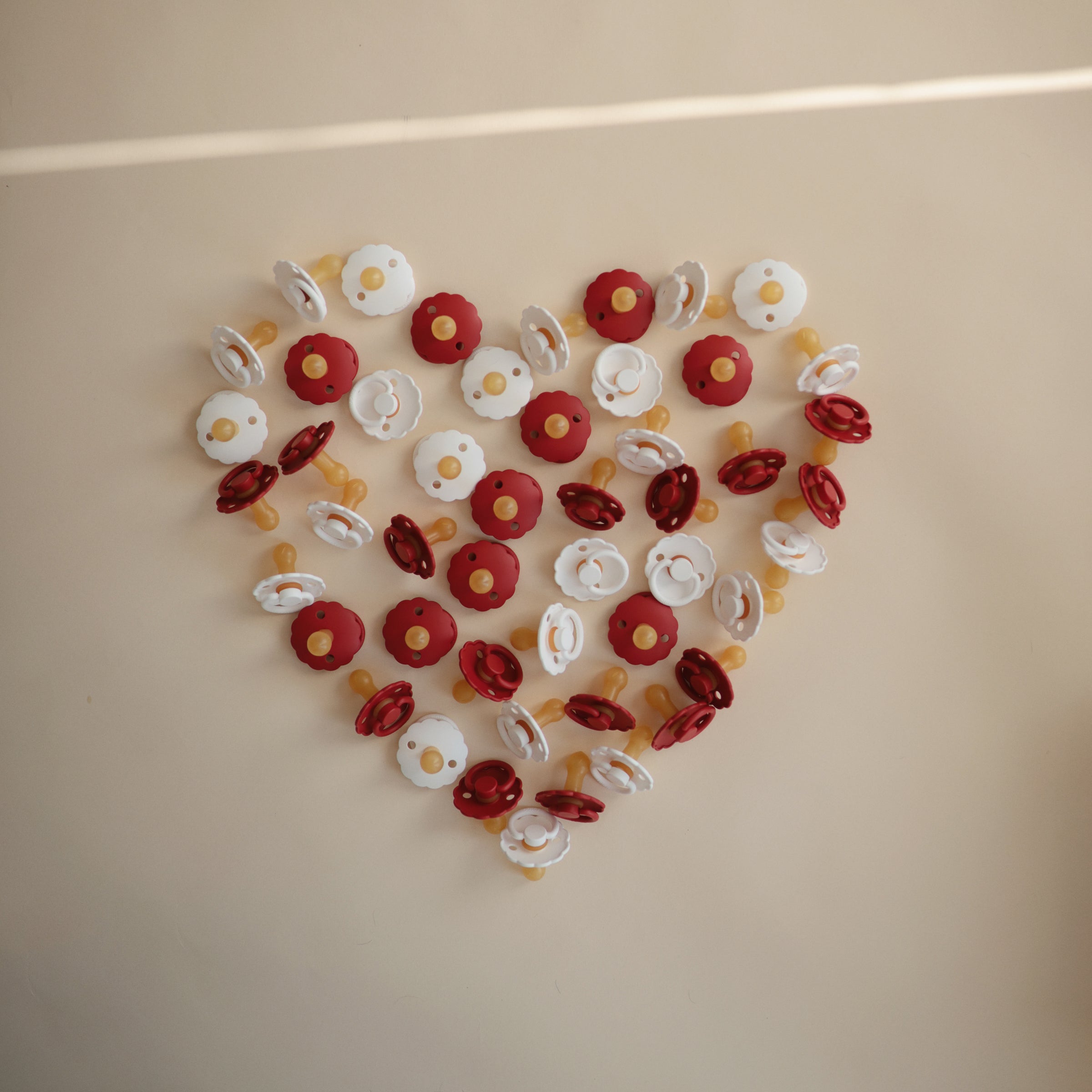 Image of FRIGG Daisy Natural Rubber Pacifier 2-Pack