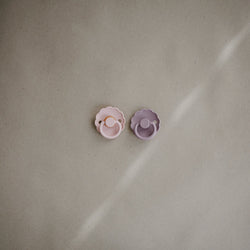 Image of FRIGG Daisy Natural Rubber Pacifier 2-Pack