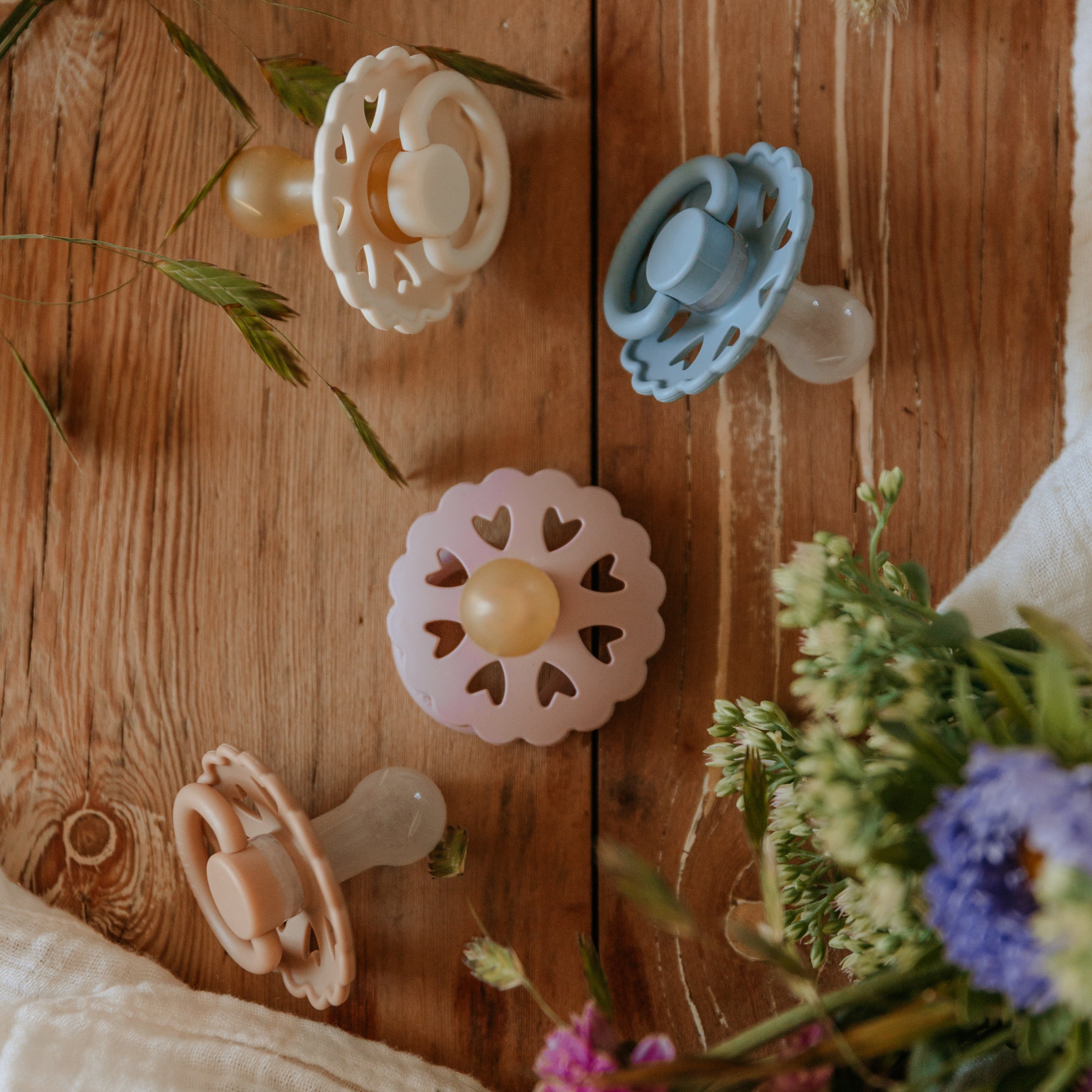 Image of FRIGG Andersen Fairytale Natural Rubber Pacifier 2-Pack