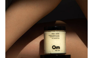 Om Organics Skincare - Mini Radiant Body Scrub: Neroli + Pepper - 65 g