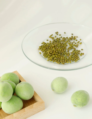 Green Plum Refreshing Vegan Cleanser