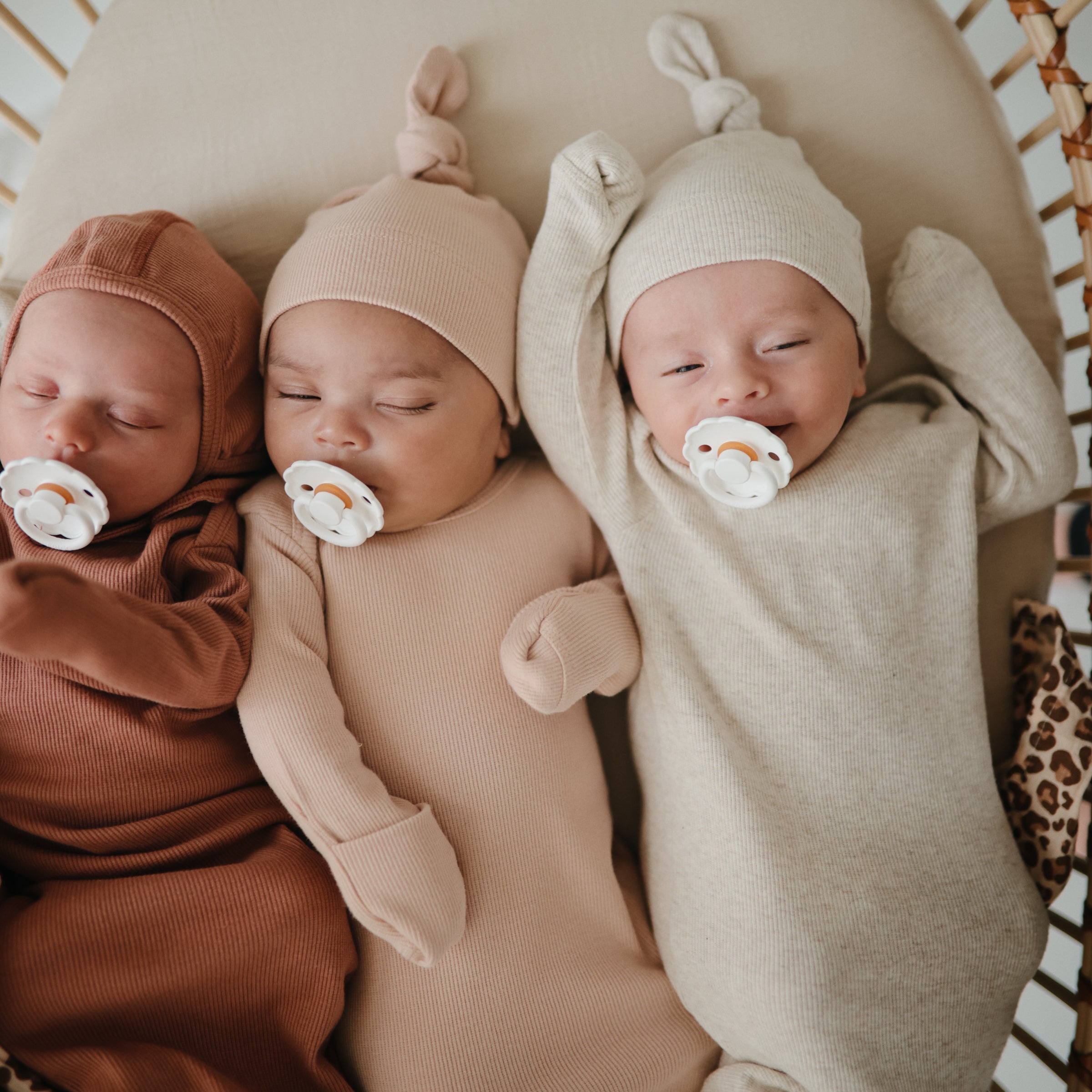 Image of FRIGG Daisy Natural Rubber Pacifier 2-Pack