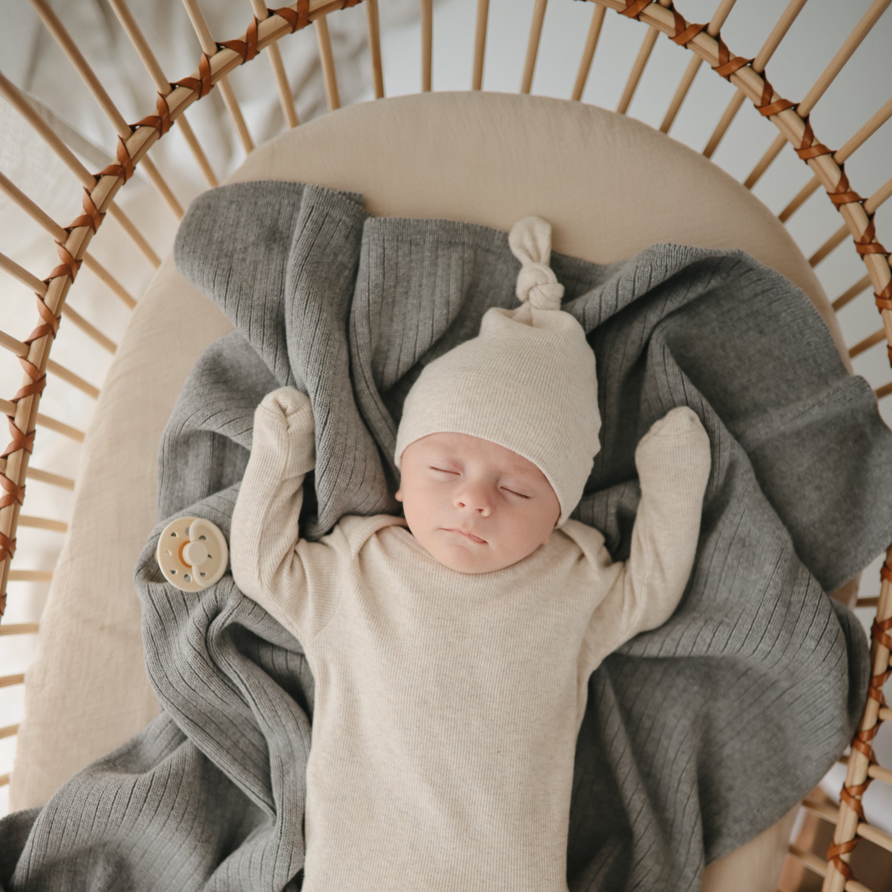 Image of Extra Soft Bassinet Muslin Crib Sheet