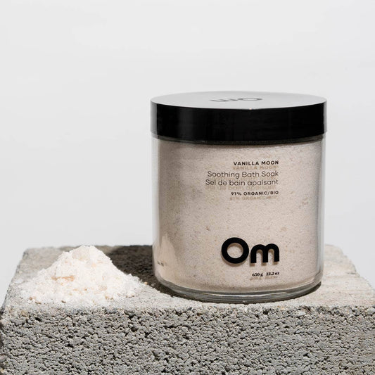 Om Organics Skincare - Vanilla Moon Soothing Bath Soak: Full Size - 630 g