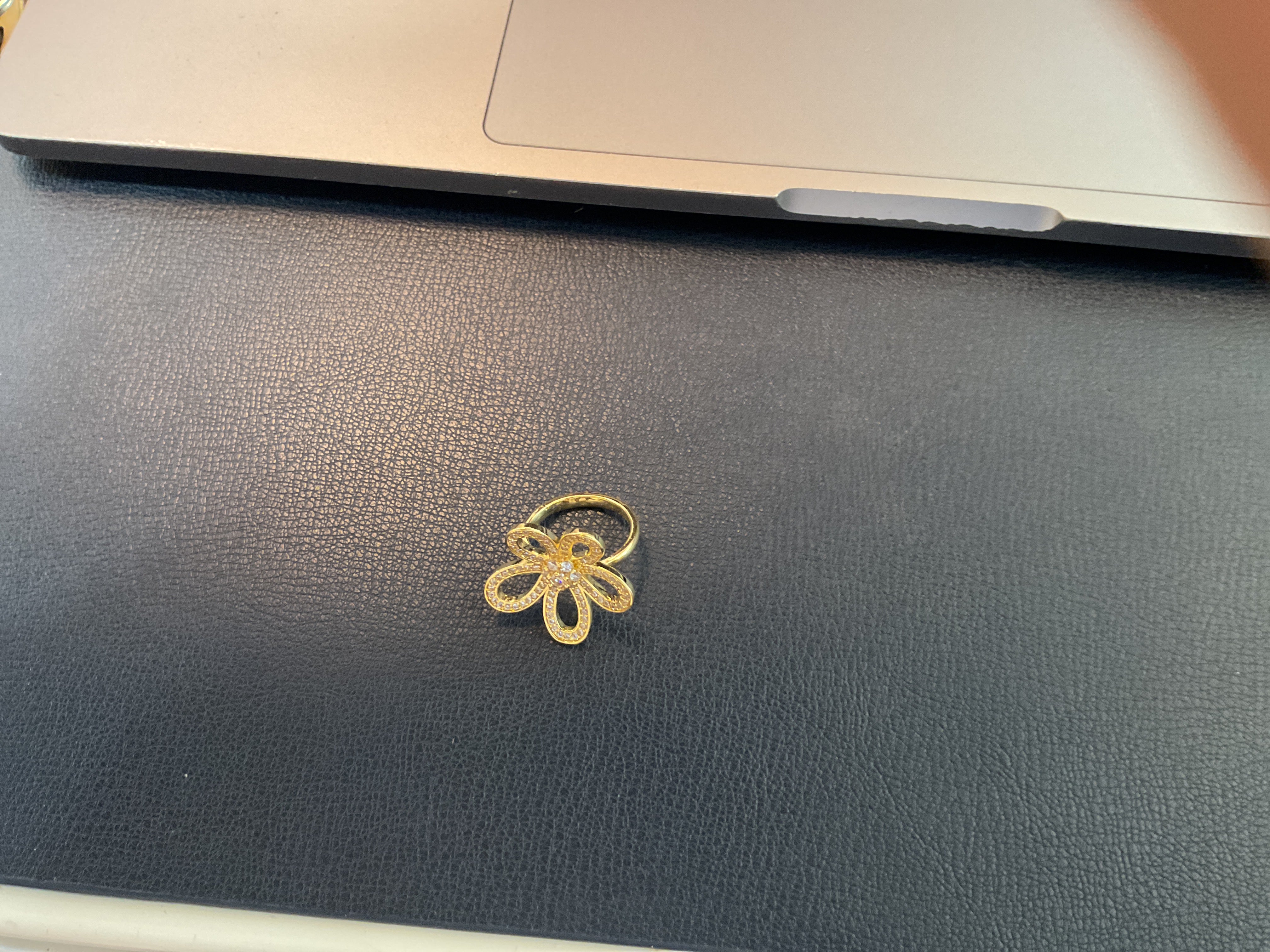 Daisy flower ring