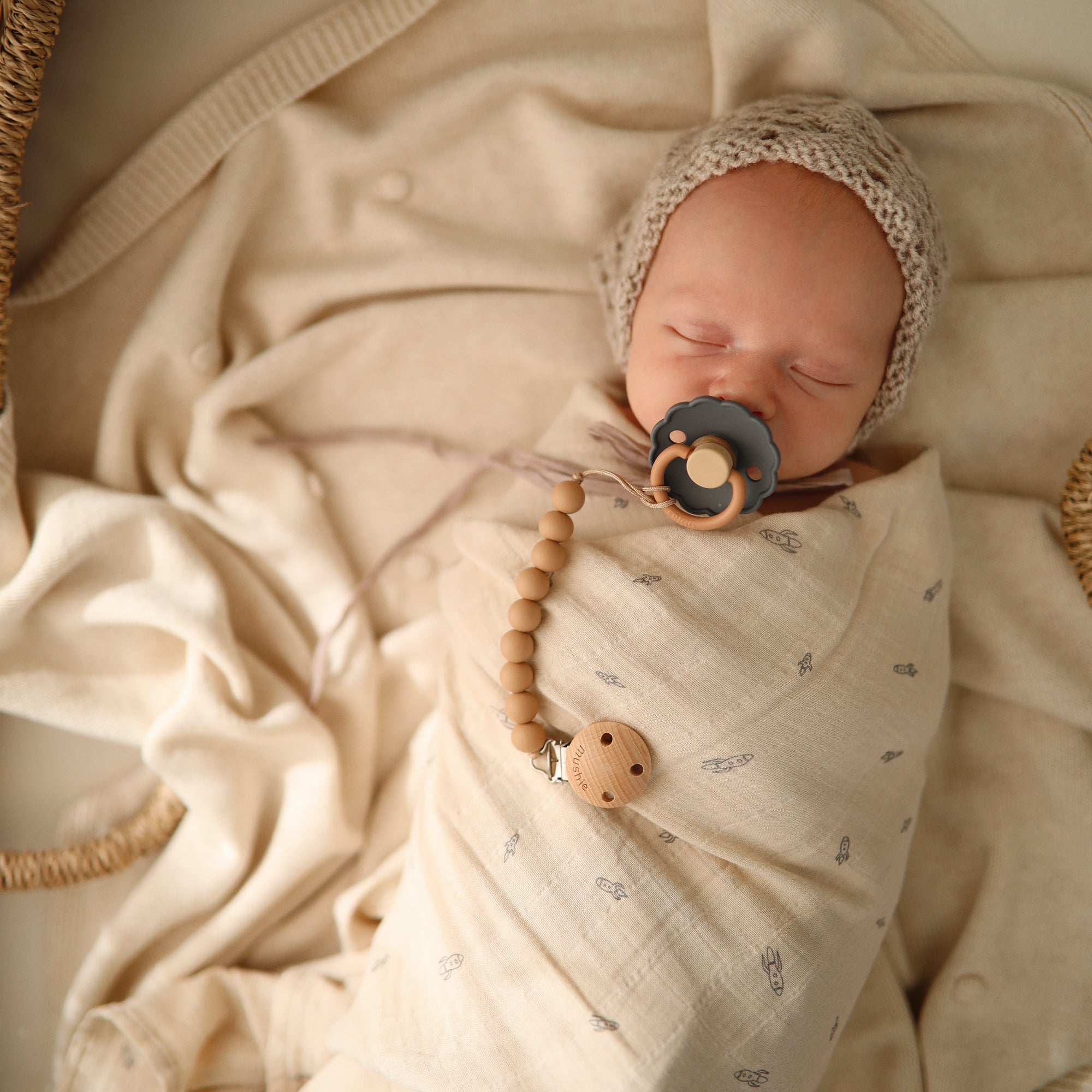 Image of FRIGG Daisy Natural Rubber Pacifier 2-Pack