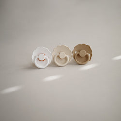 Image of FRIGG Daisy Natural Rubber Pacifier 2-Pack
