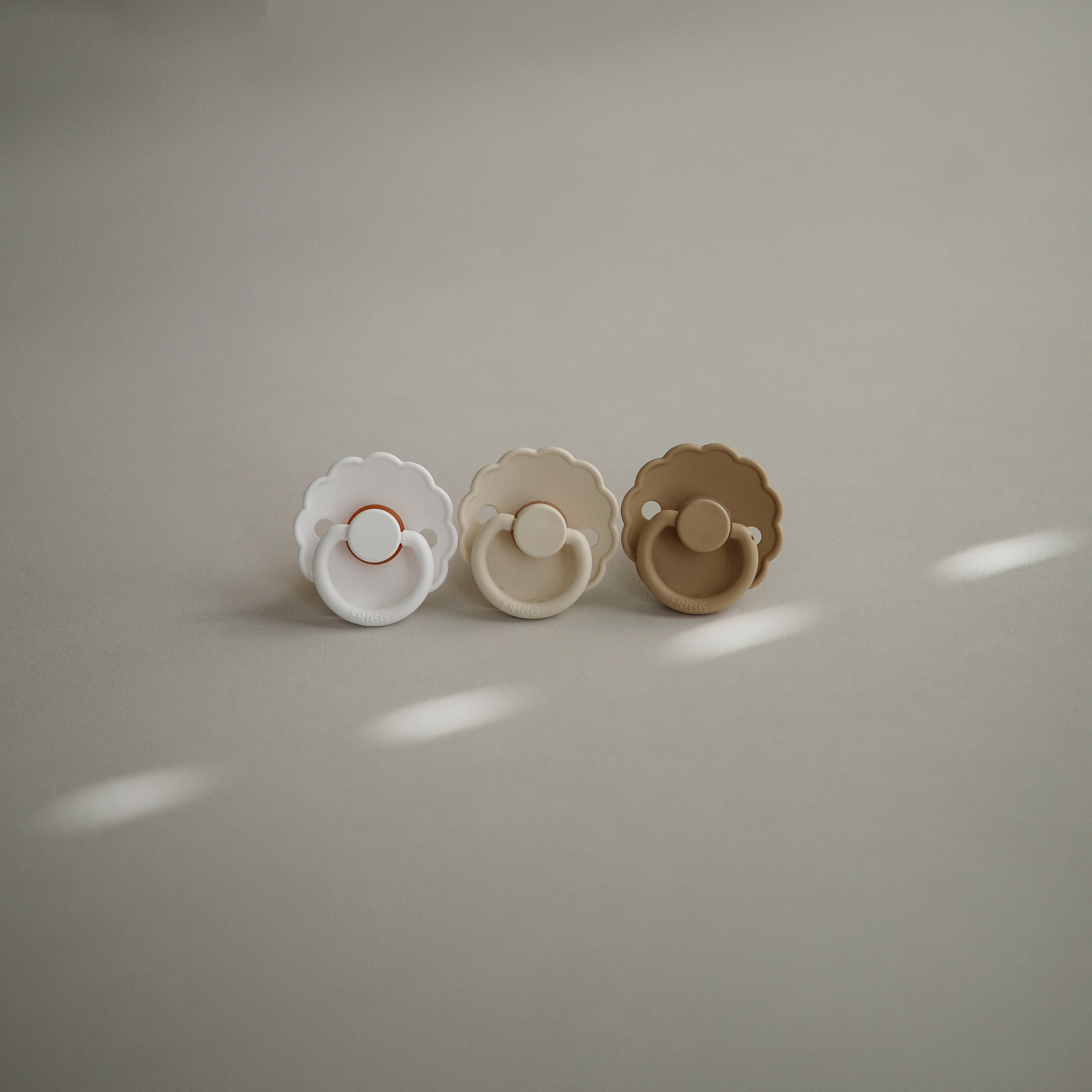 Image of FRIGG Daisy Silicone Pacifier 2-Pack