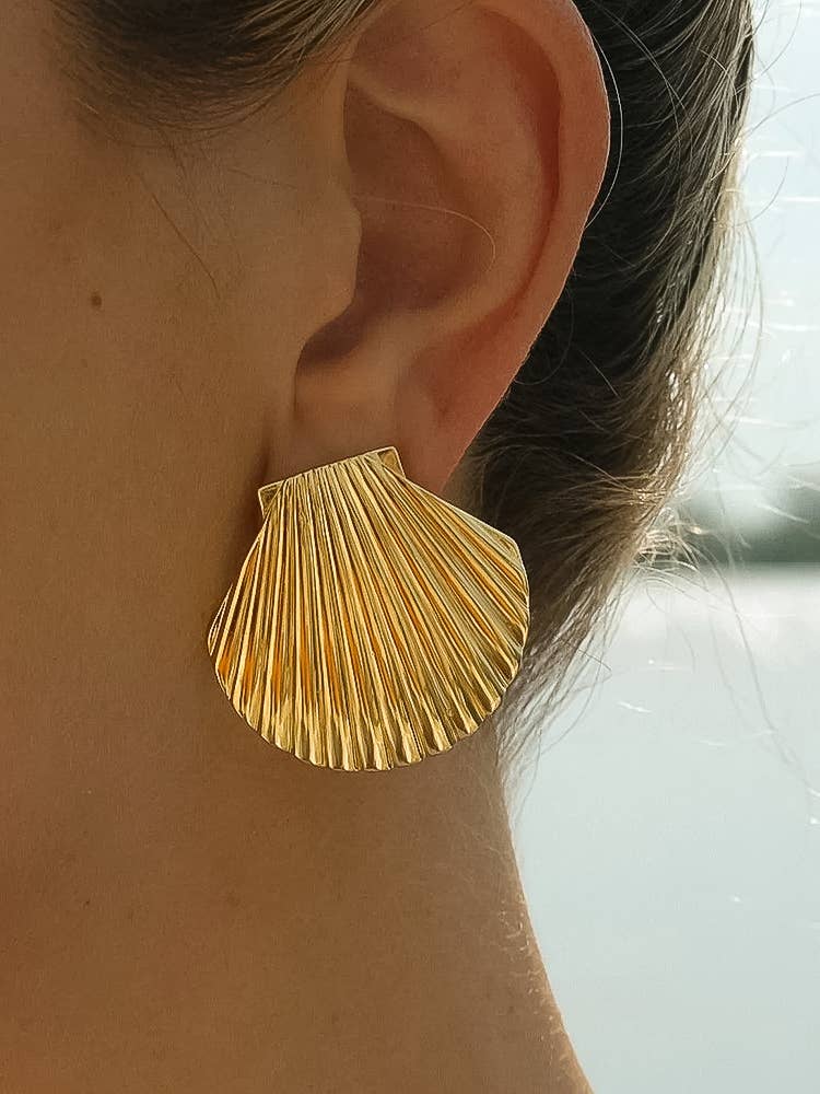 Image of Cèpe 18K Gold Non-Tarnish Shell Studs