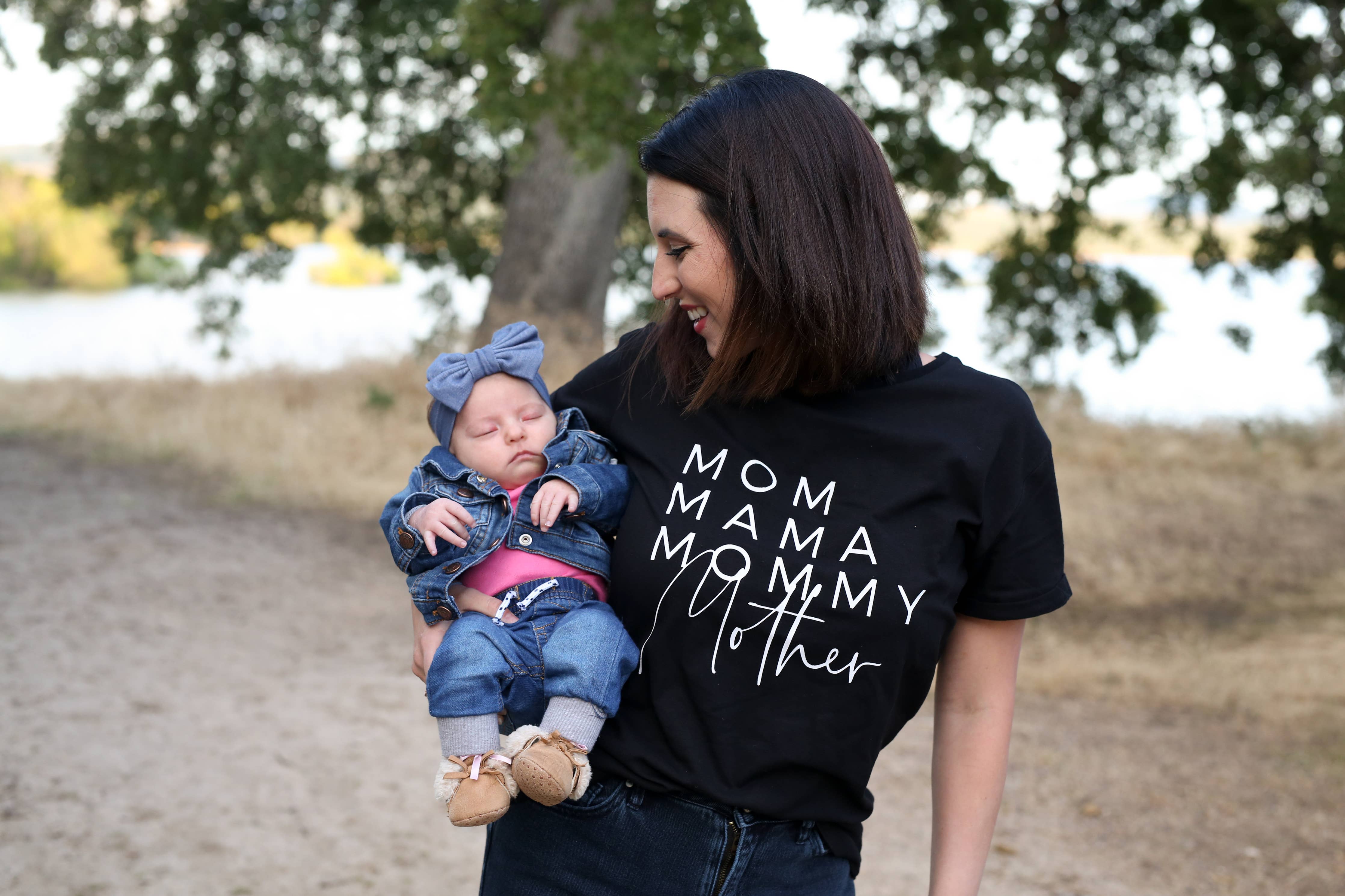 Image of to: little arrows - Mom Names Shirt: L