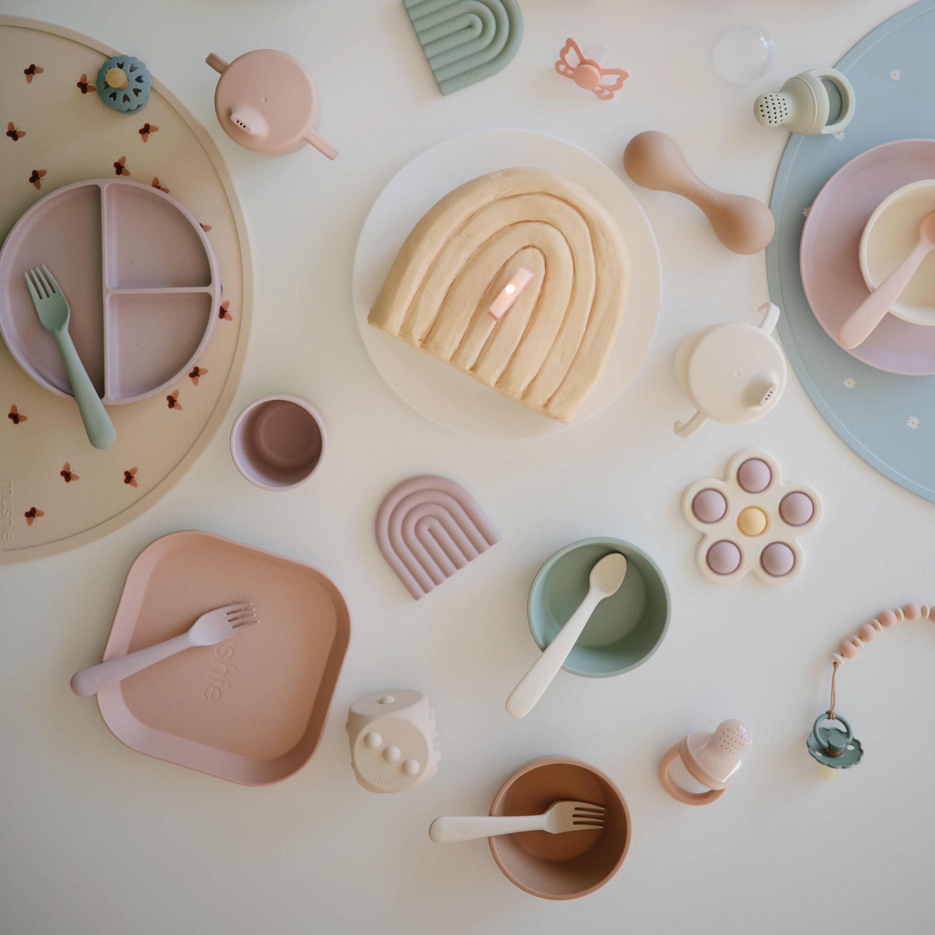 Image of FRIGG Daisy Natural Rubber Pacifier 2-Pack