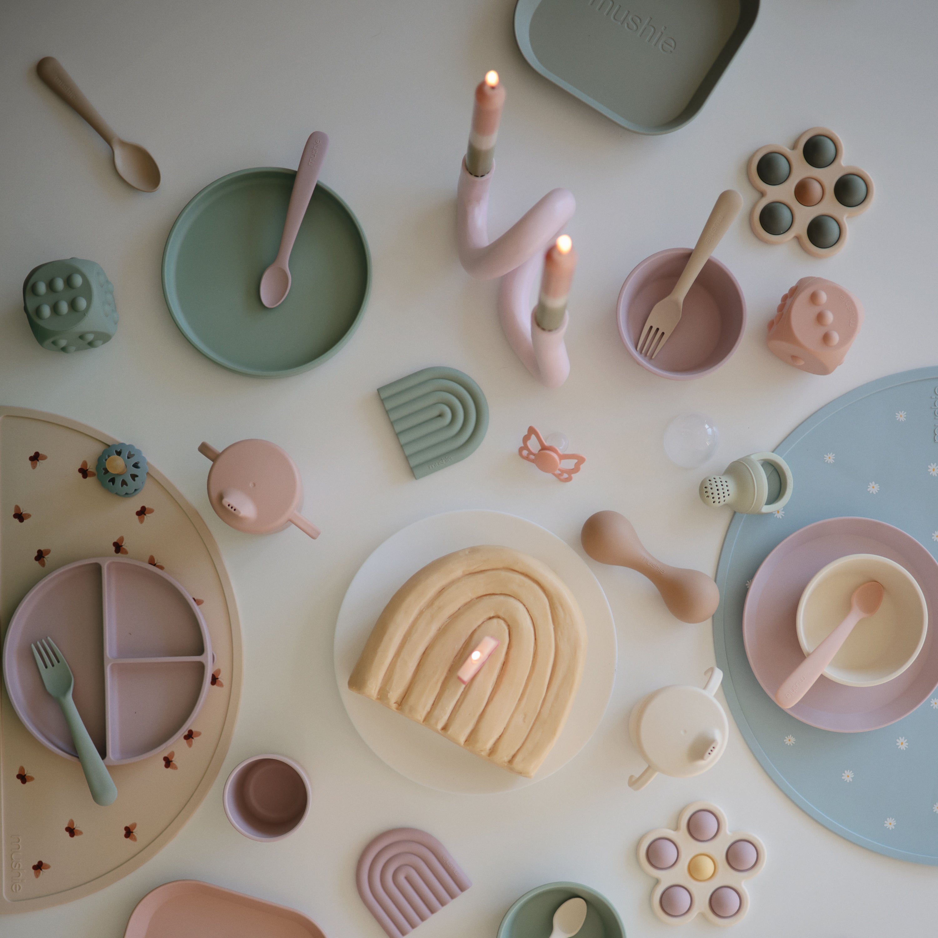 Image of FRIGG Butterfly Anatomical Silicone Pacifier 2-Pack (6-18 Months)