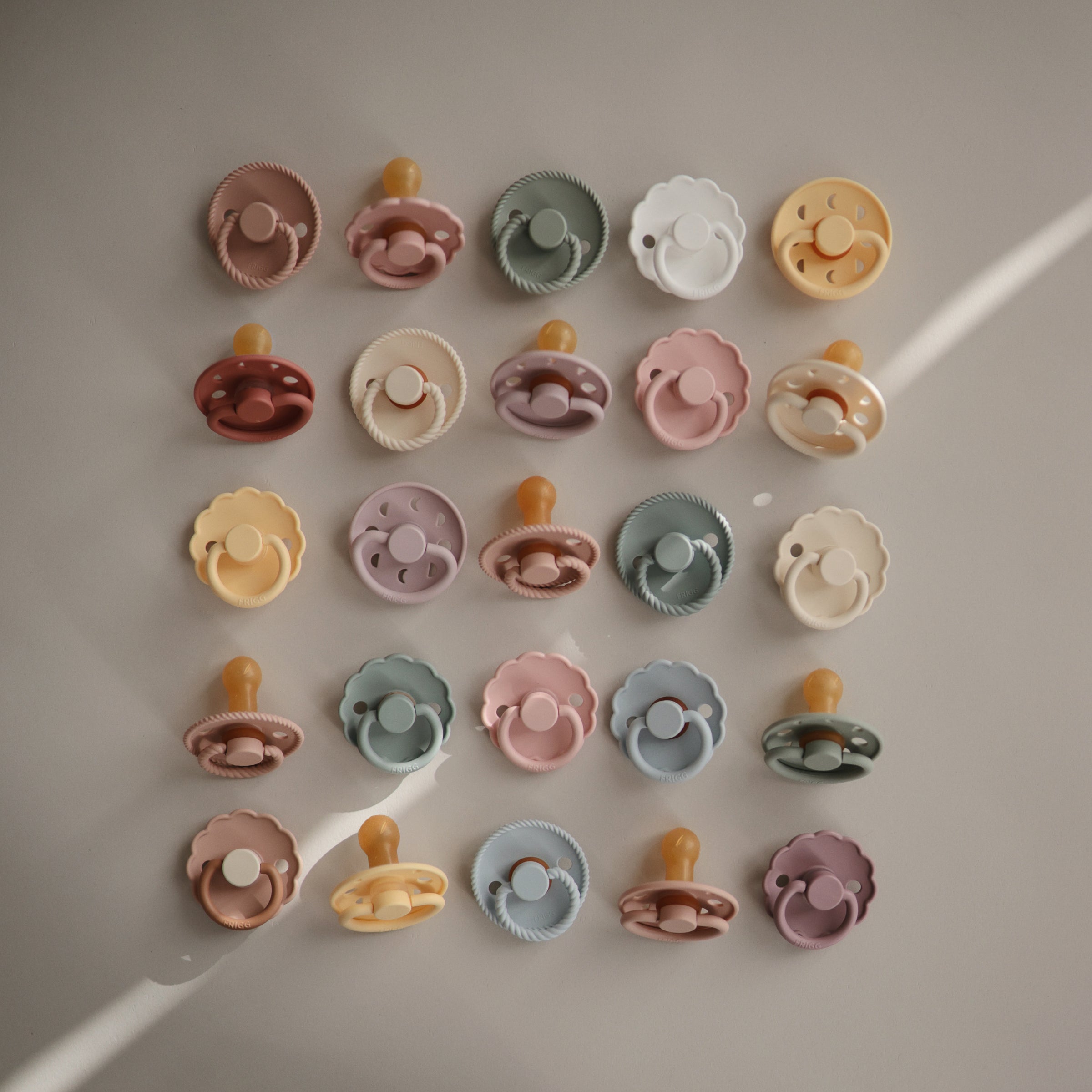 Image of FRIGG Moon Natural Rubber Pacifier 2-Pack