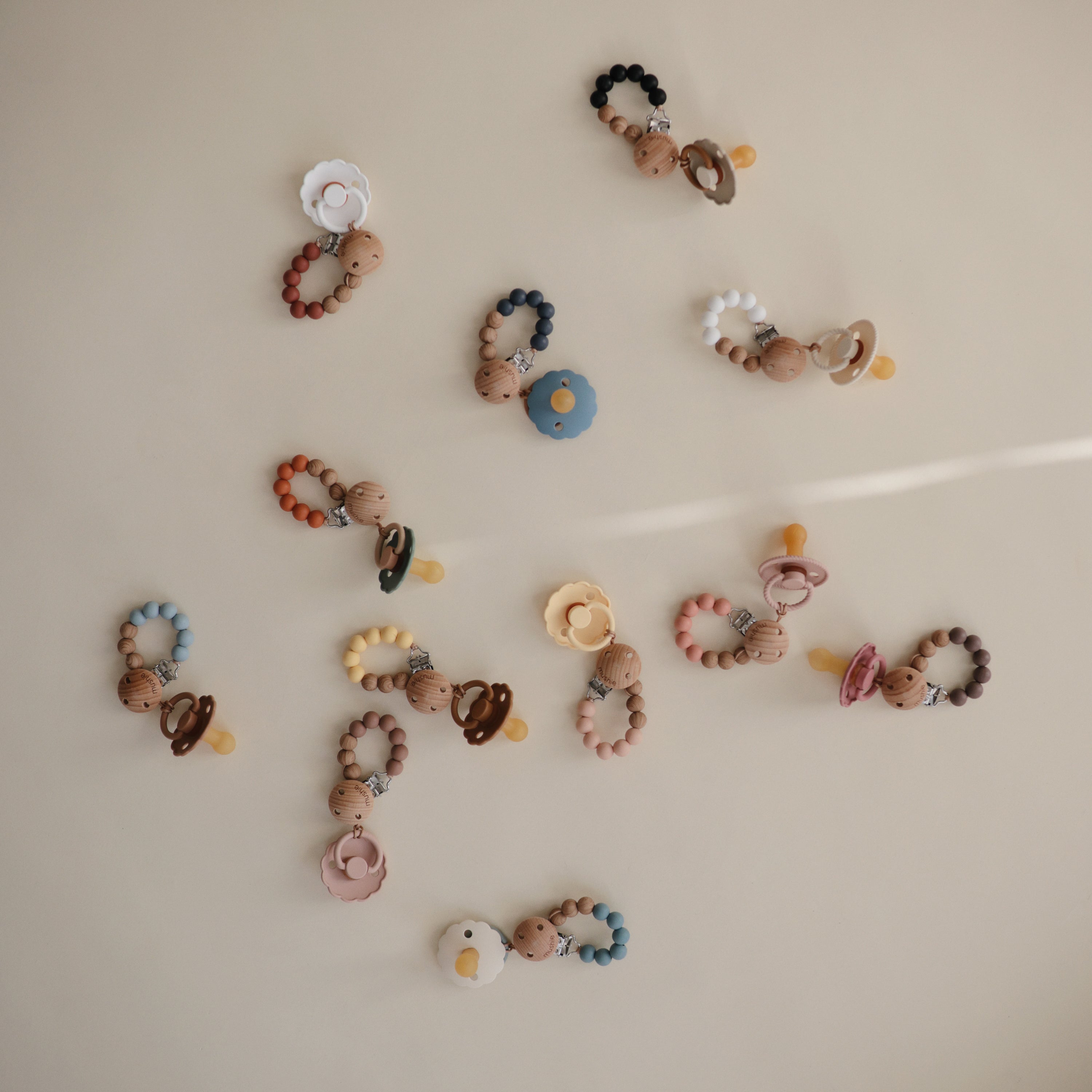 Image of Silicone Pacifier Clip | Eva