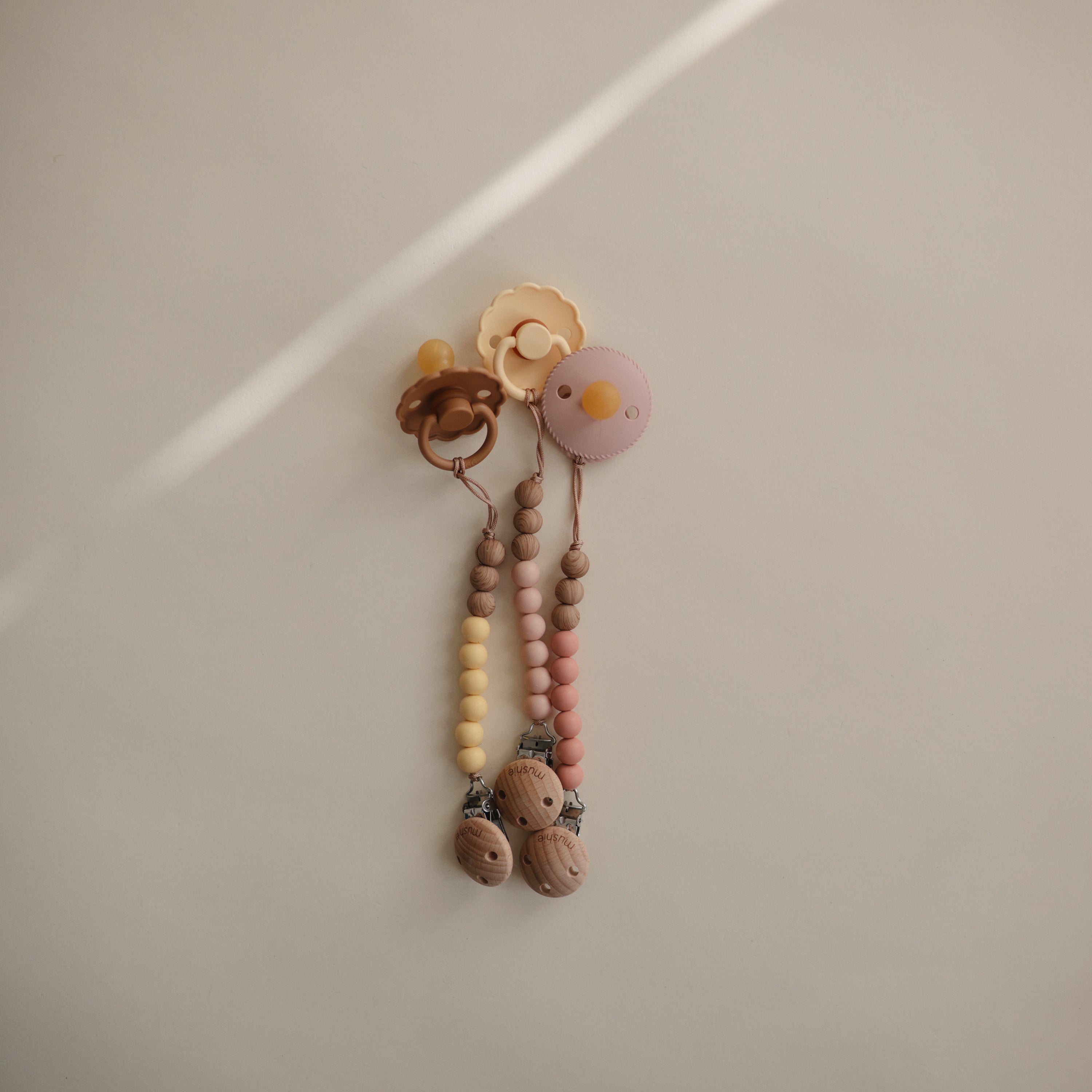 Image of Silicone Pacifier Clip | Eva
