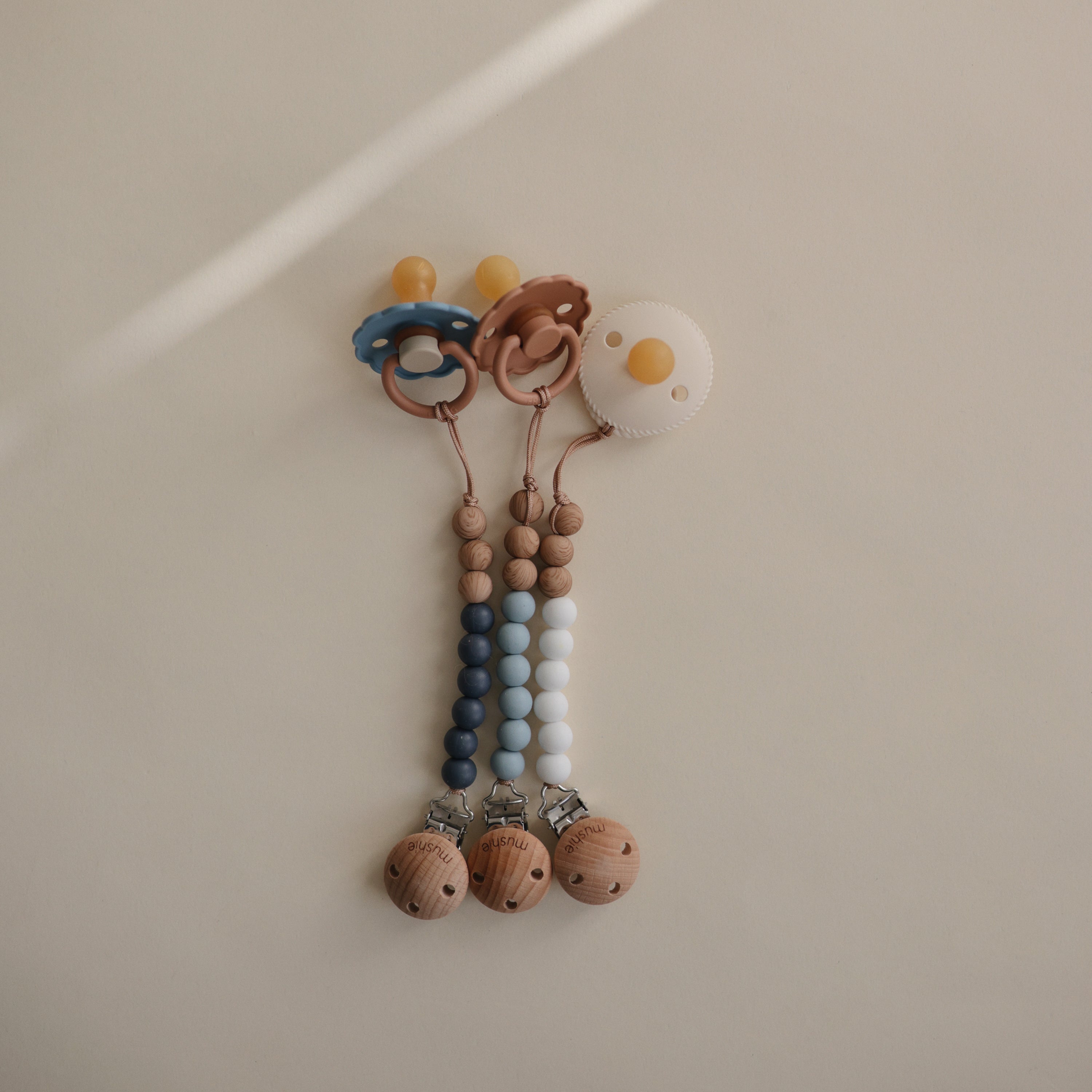 Image of Silicone Pacifier Clip | Eva