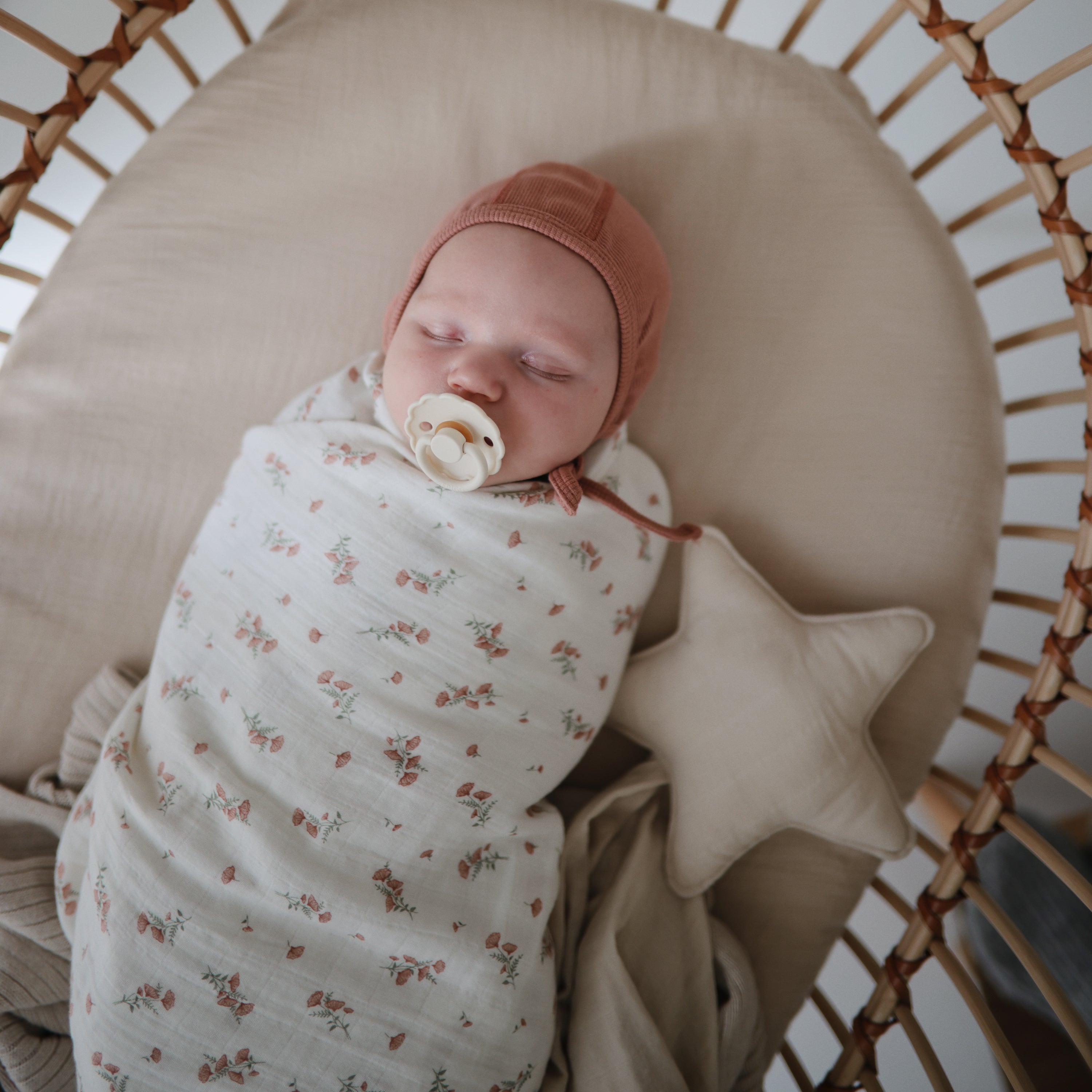 Image of Extra Soft Bassinet Muslin Crib Sheet