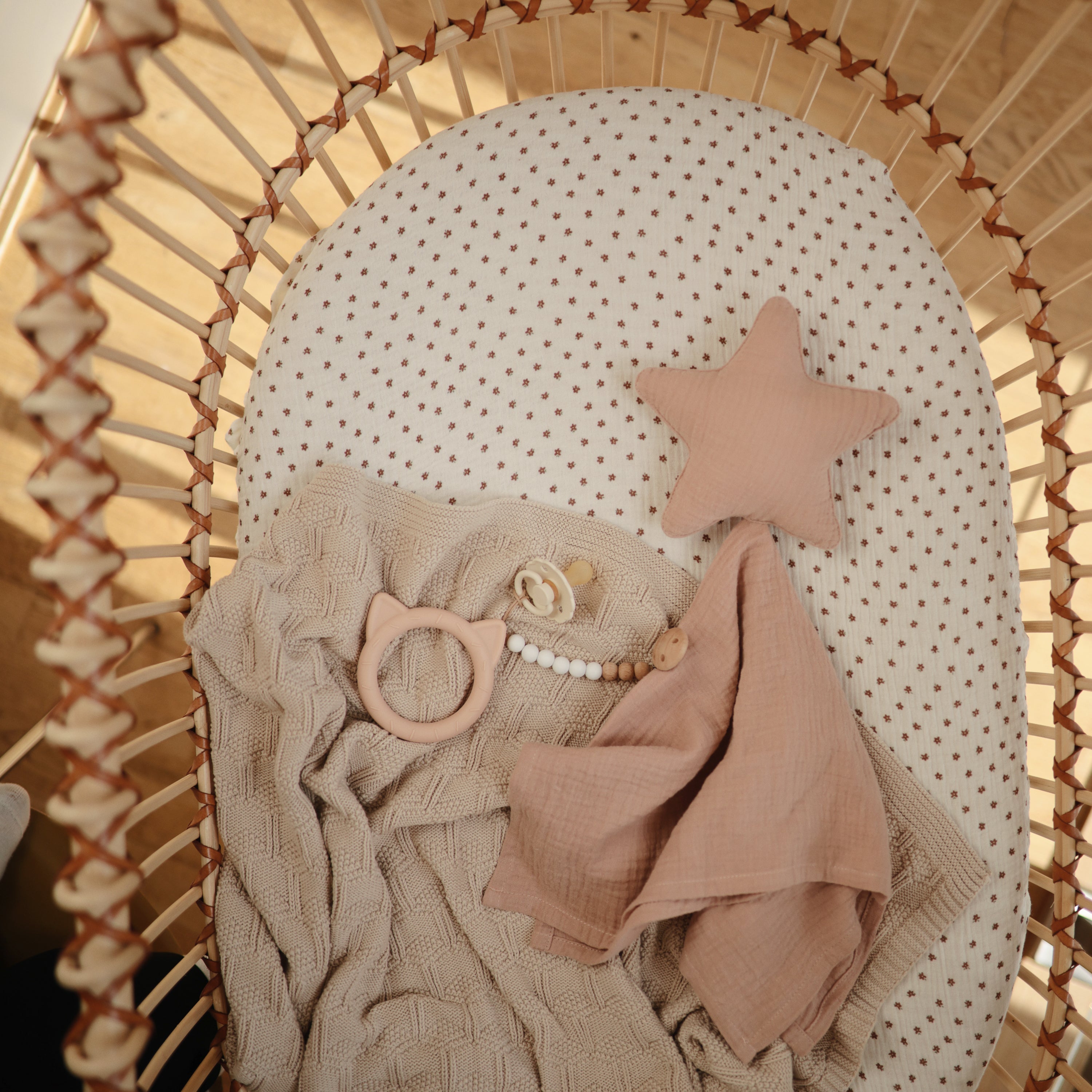 Image of Extra Soft Bassinet Muslin Crib Sheet