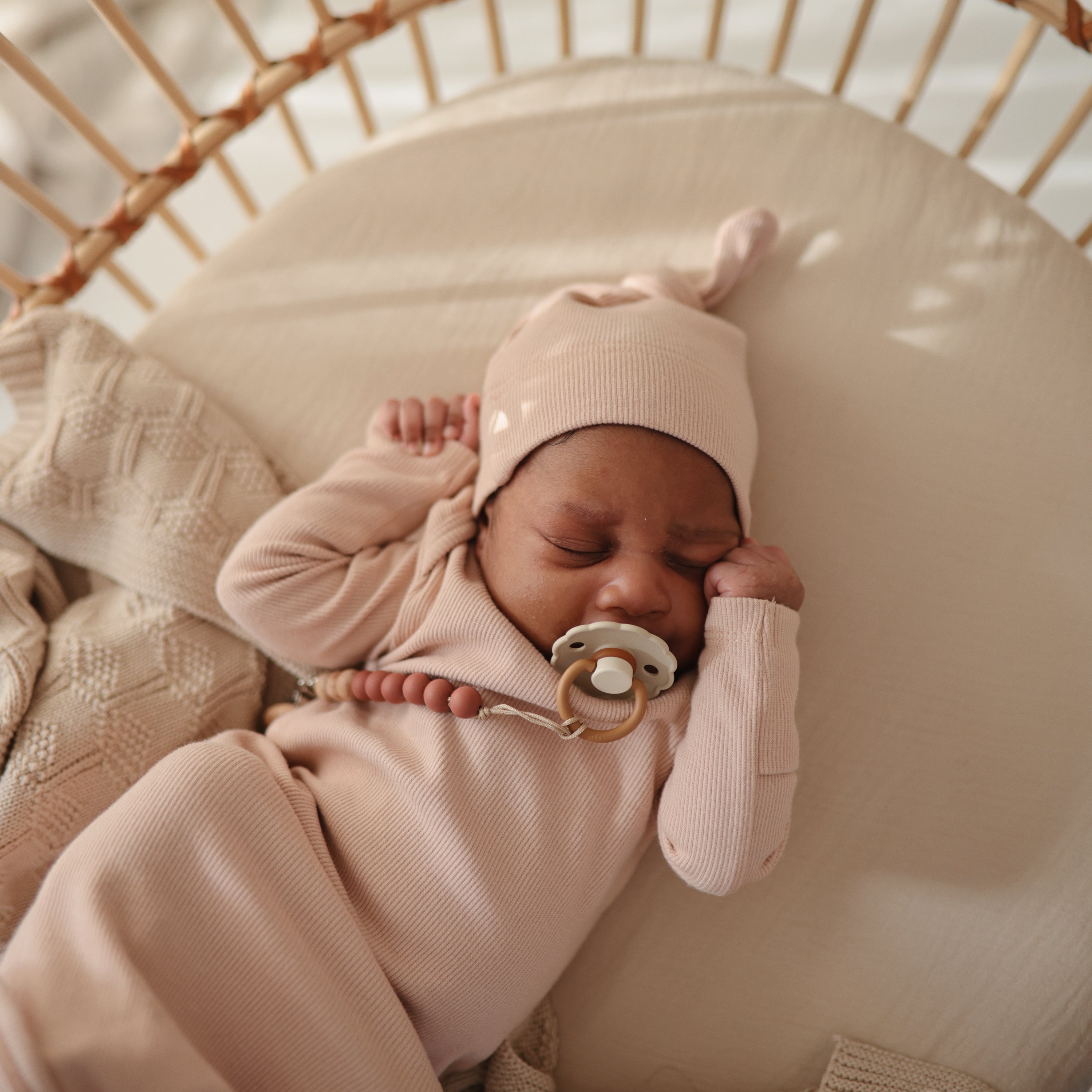 Image of Extra Soft Bassinet Muslin Crib Sheet