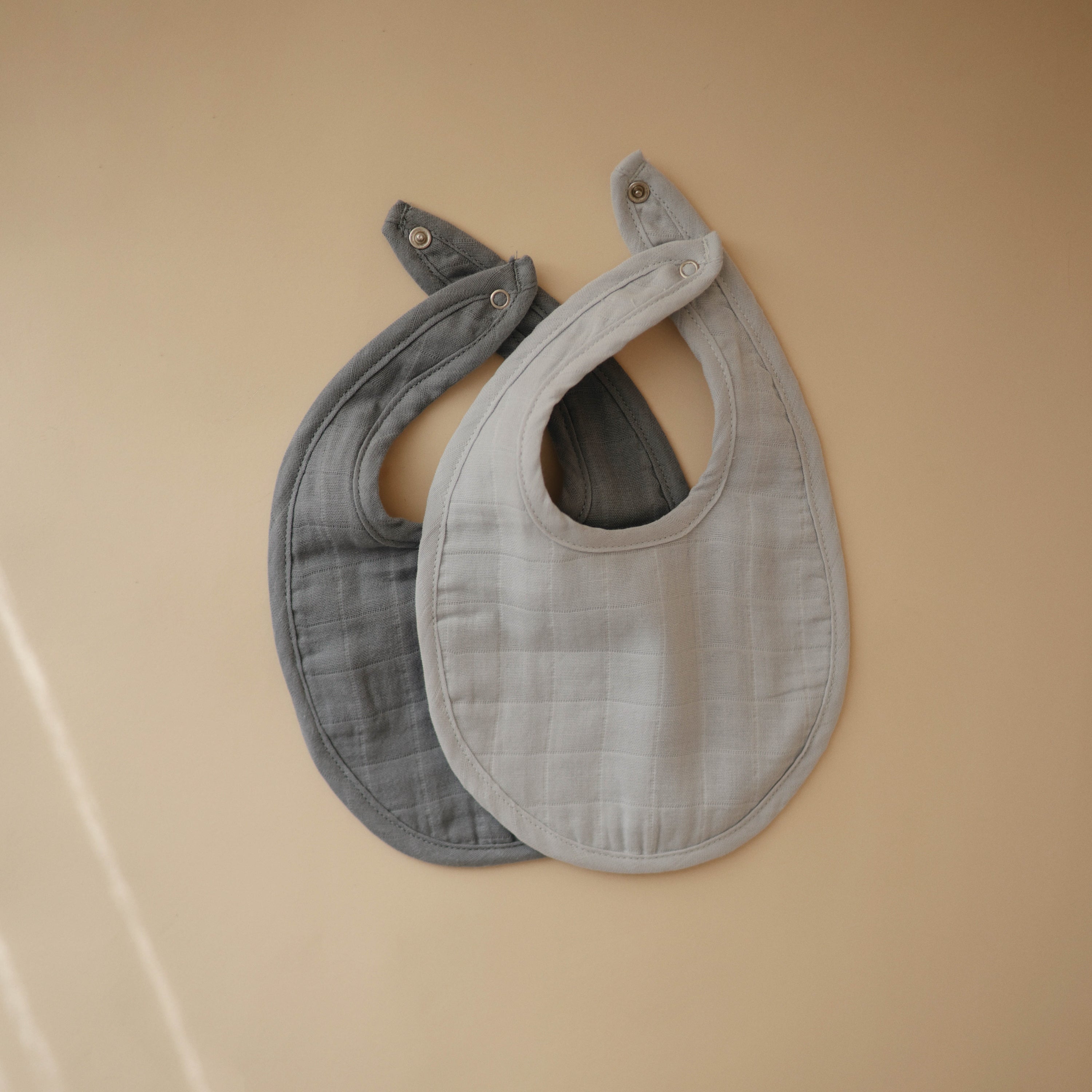 Image of Muslin Bib 2-Pack