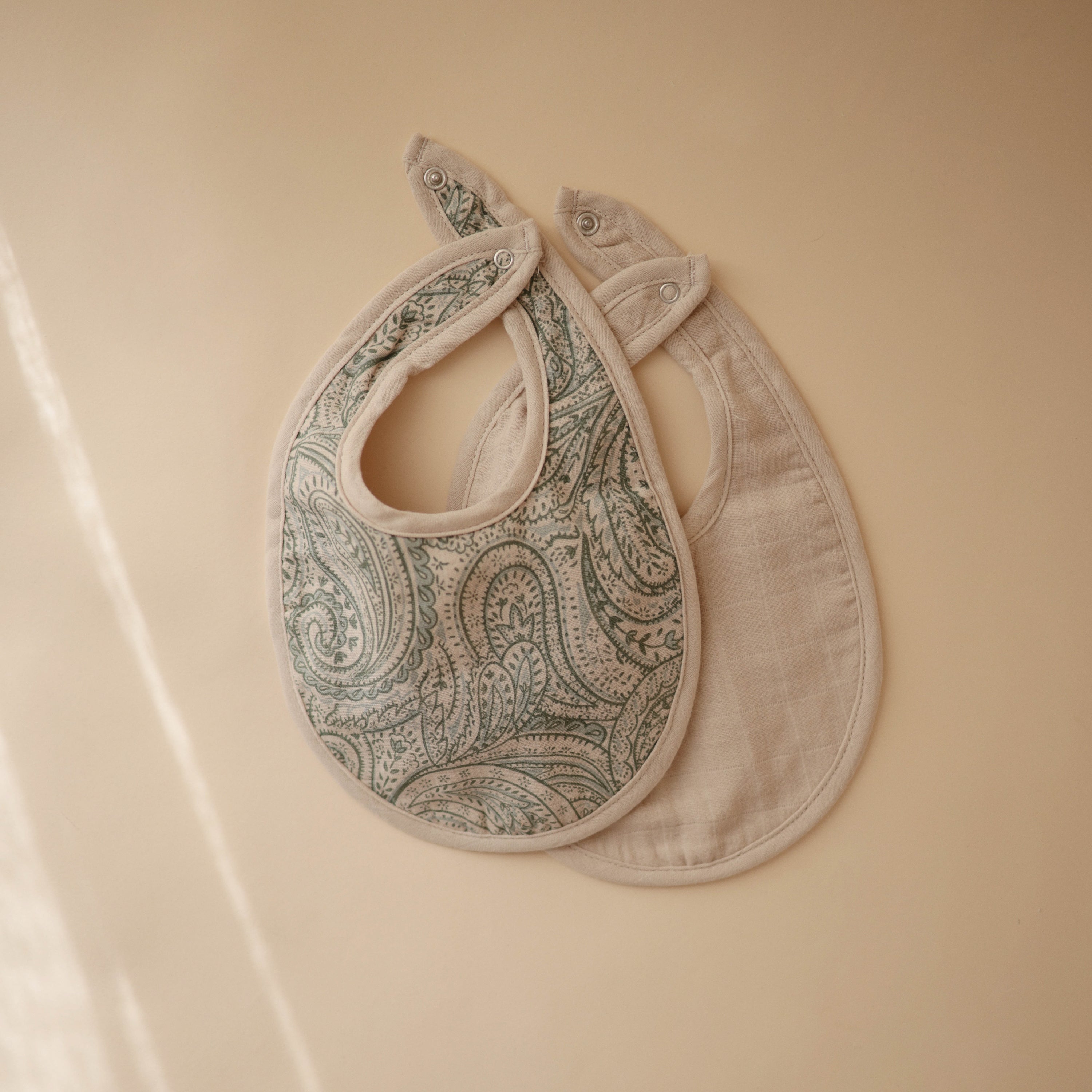 Image of Muslin Bib 2-Pack