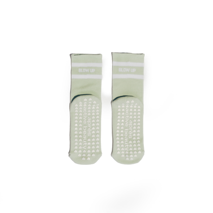 Après Beauty - Pilates Grip Socks: Sage Green