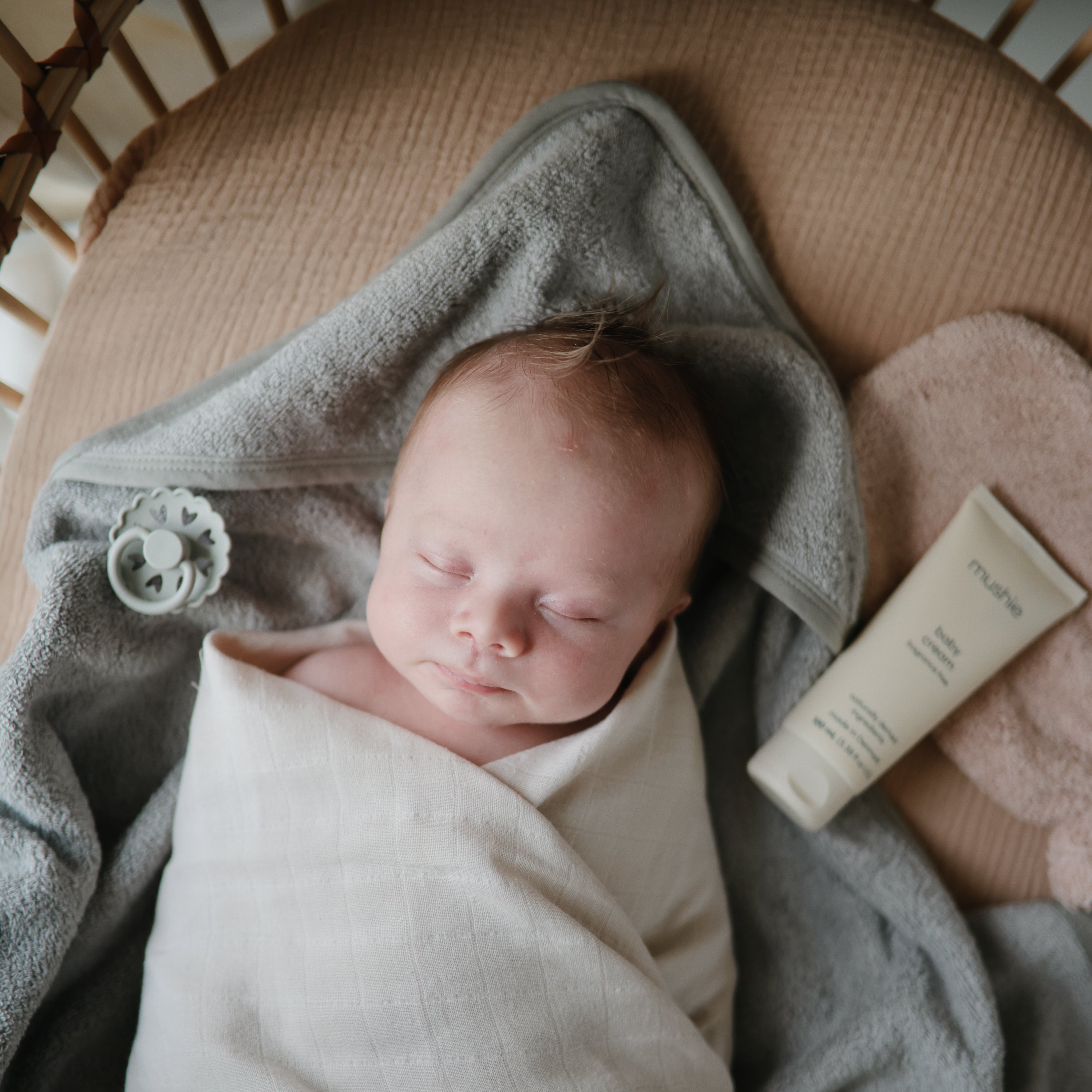 Image of Extra Soft Bassinet Muslin Crib Sheet