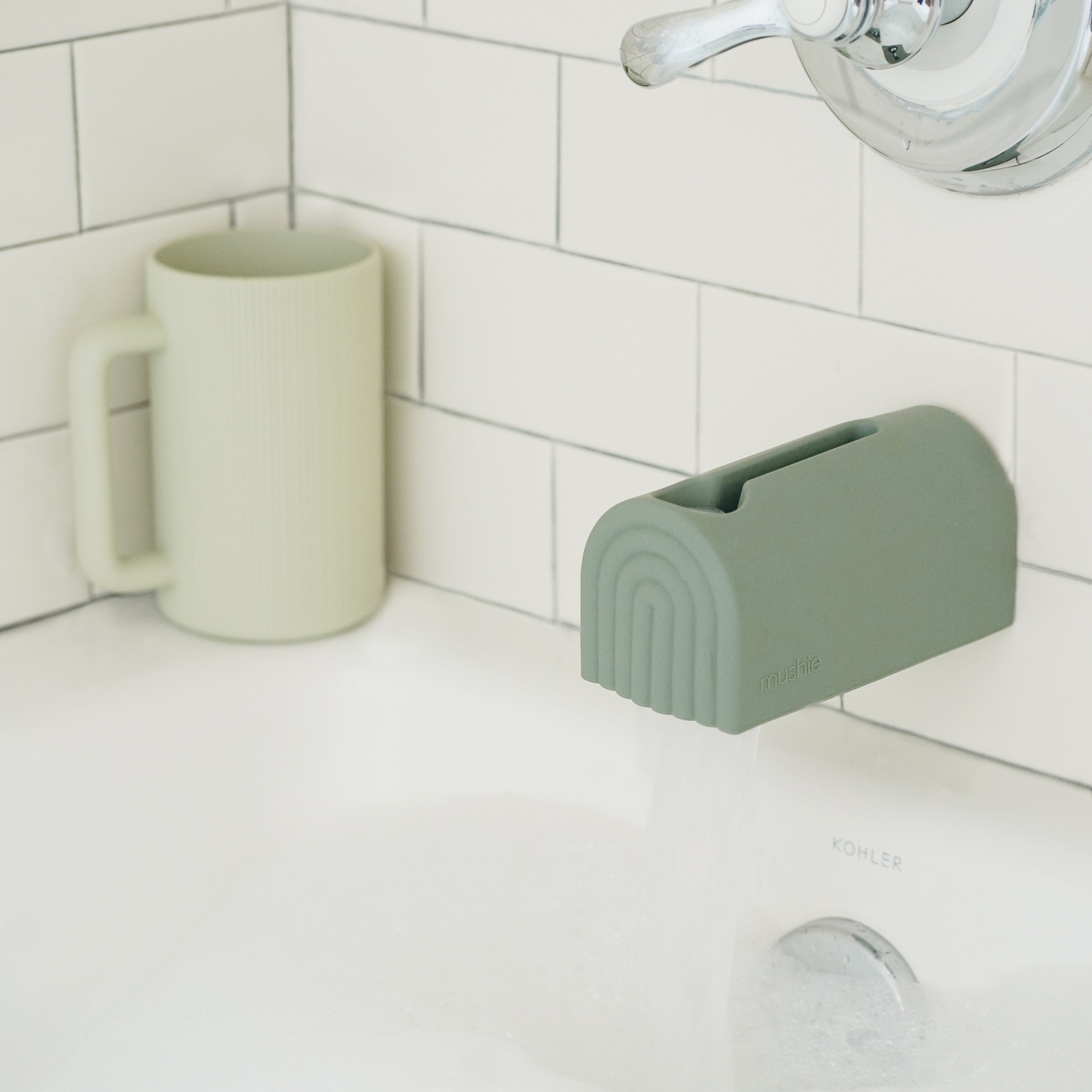 Image of Bath Rinse Cup