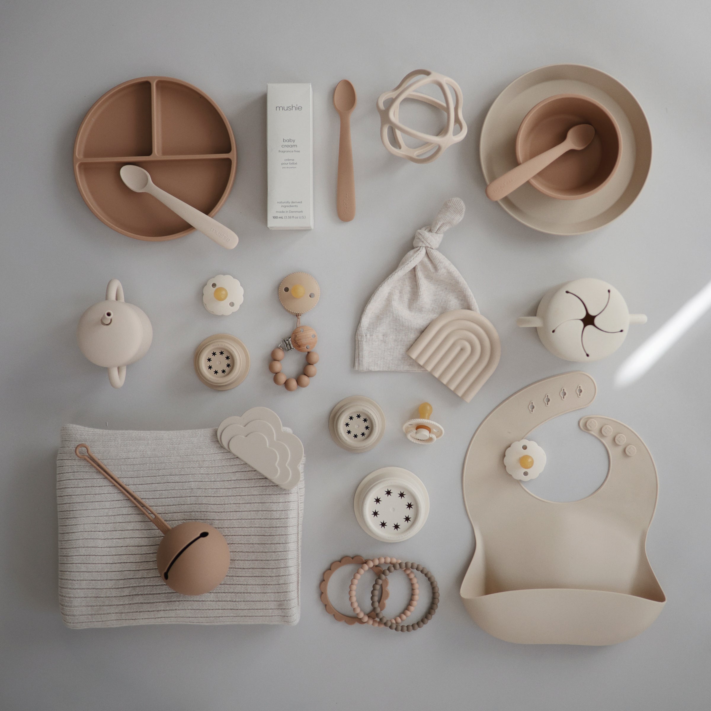 Image of Round Dinnerware Plates, Set of 2