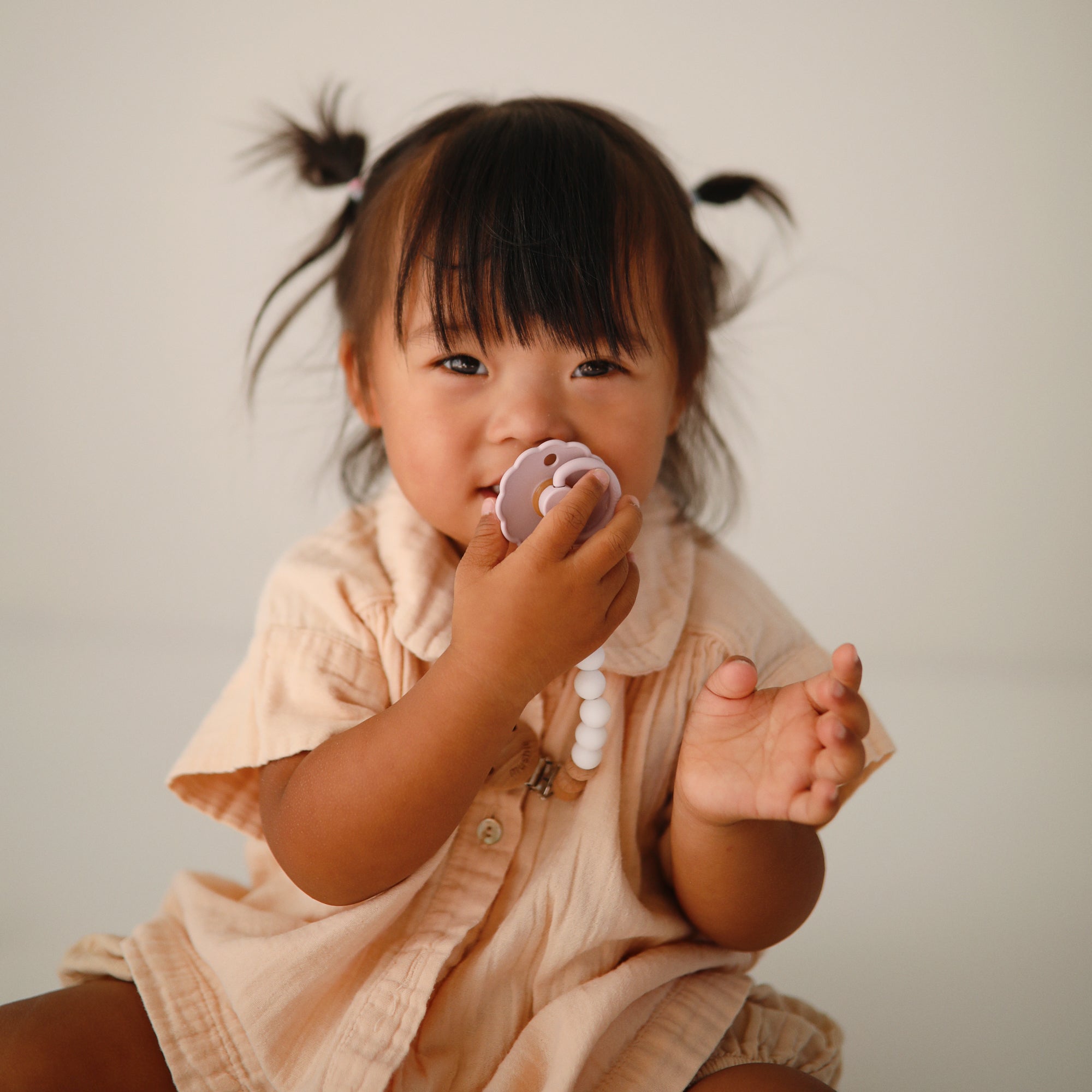 Image of FRIGG Daisy Natural Rubber Pacifier 2-Pack