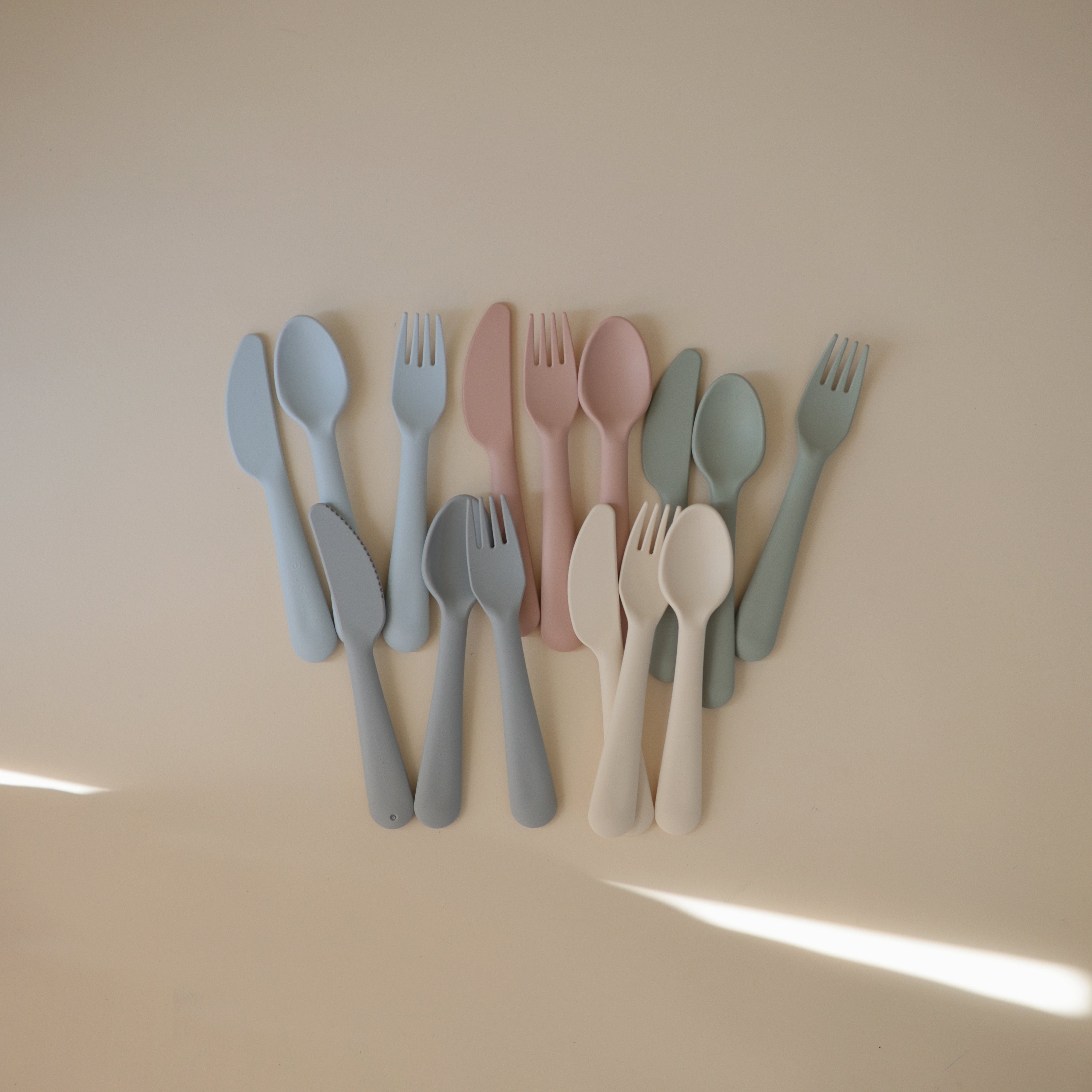 Image of Dinnerware Cutlery Set
