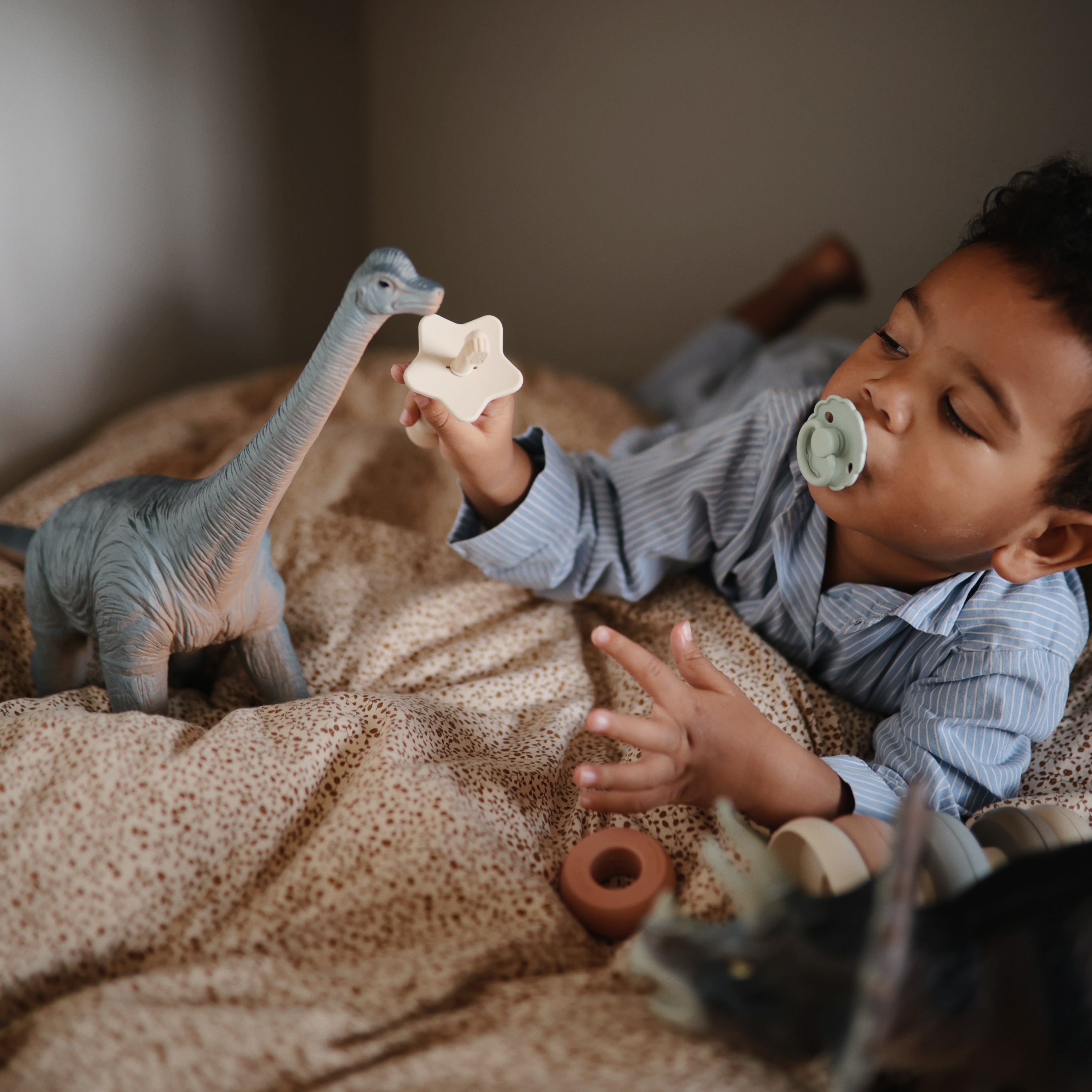 Image of FRIGG Daisy Natural Rubber Pacifier 2-Pack