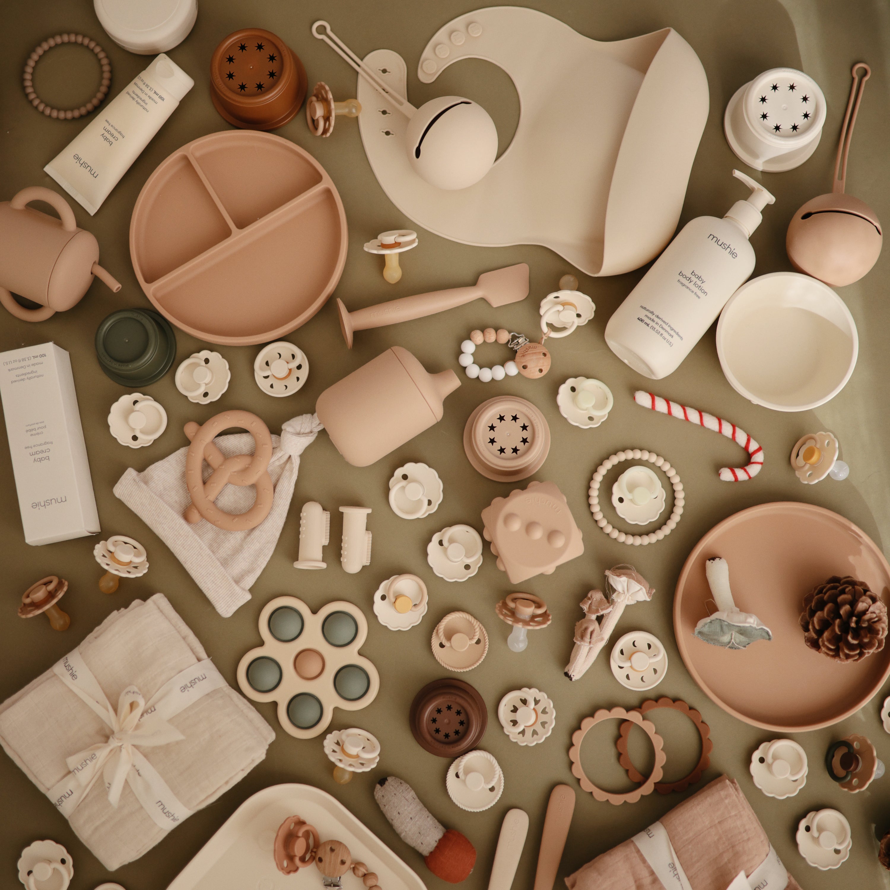 Image of FRIGG Daisy Night Silicone Pacifier 2-Pack