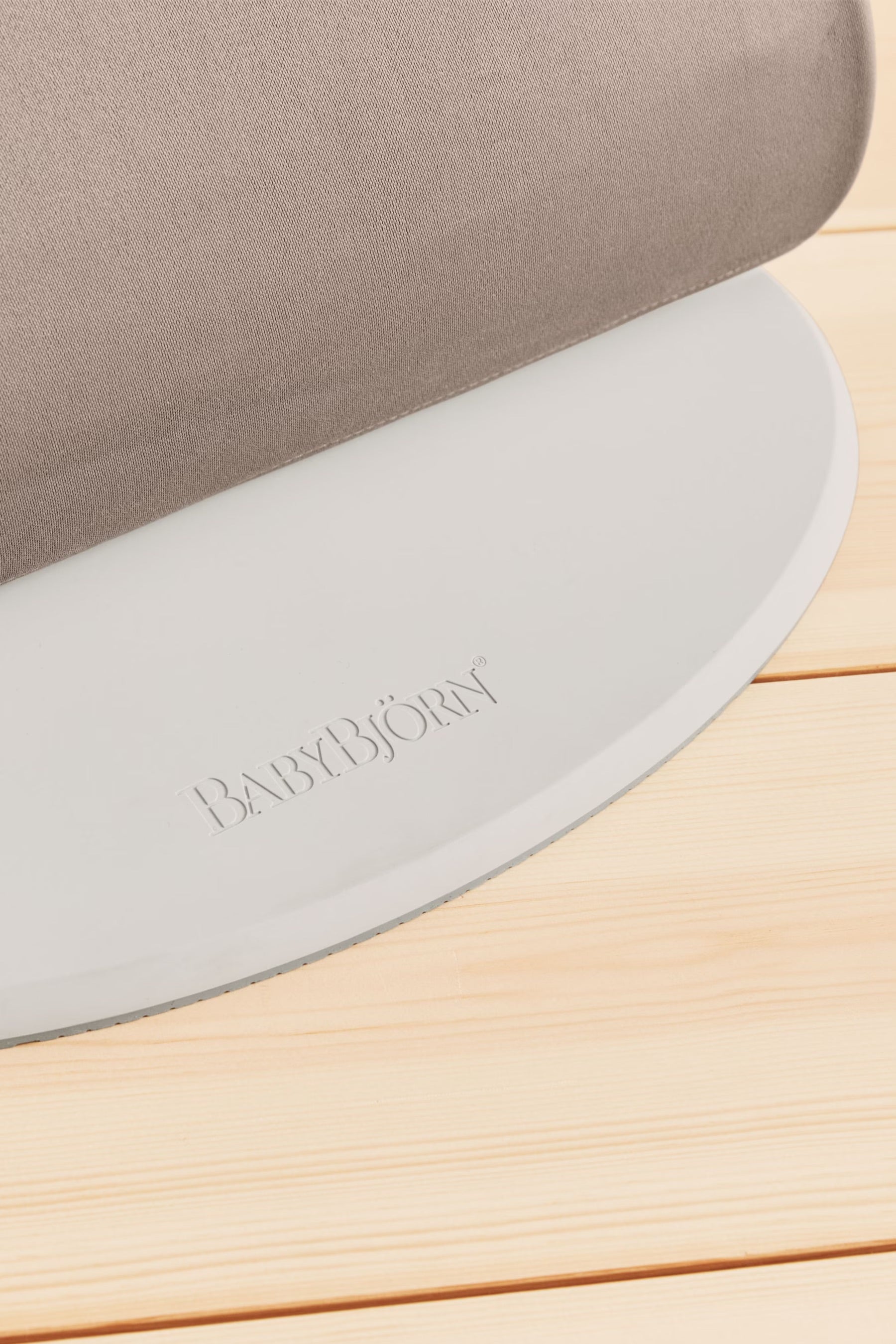 Image of Baby Bjorn Bouncer Bliss: Petal Quilt, Woven.