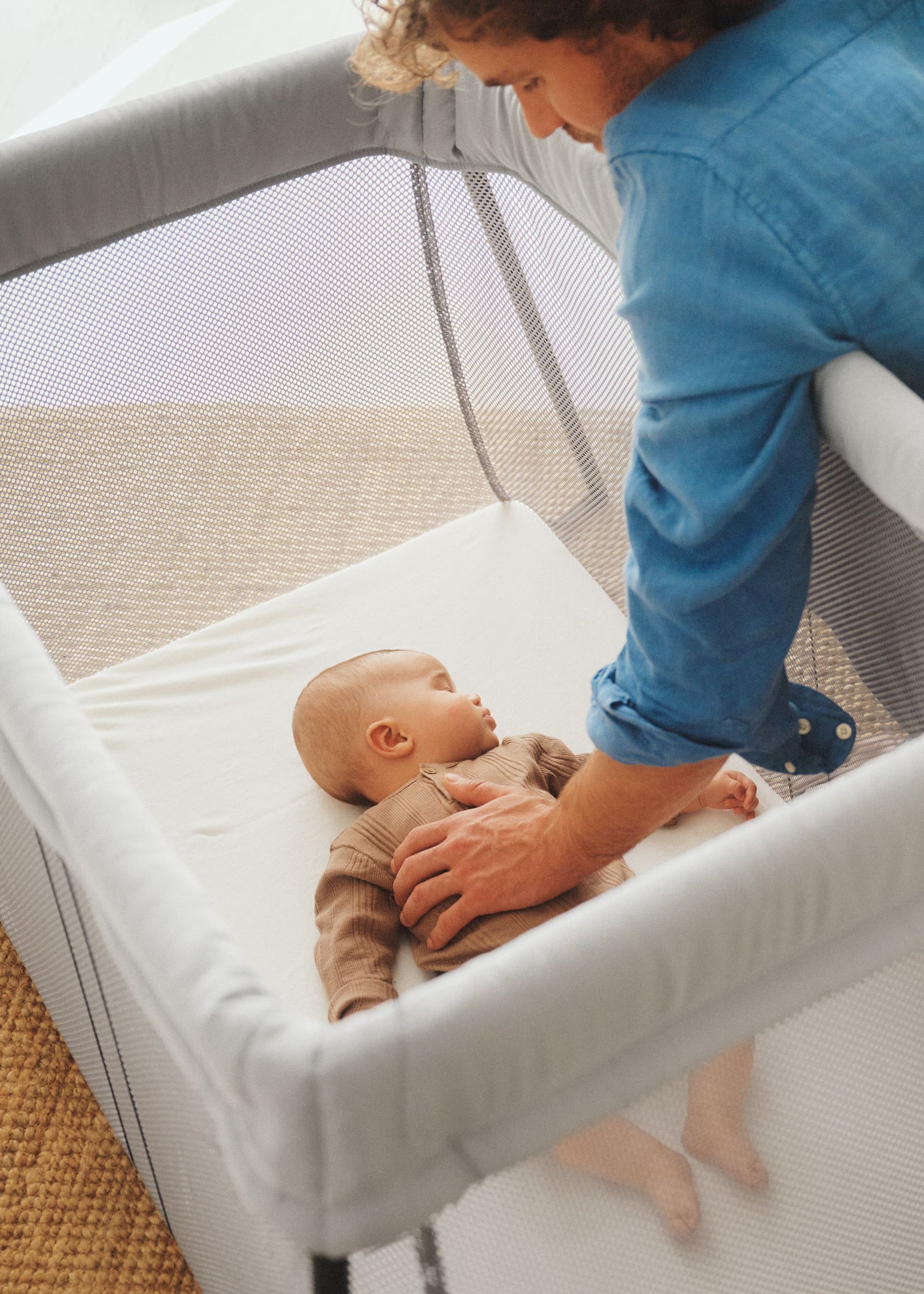 Image of Baby Bjorn Travel Crib Light - Silver