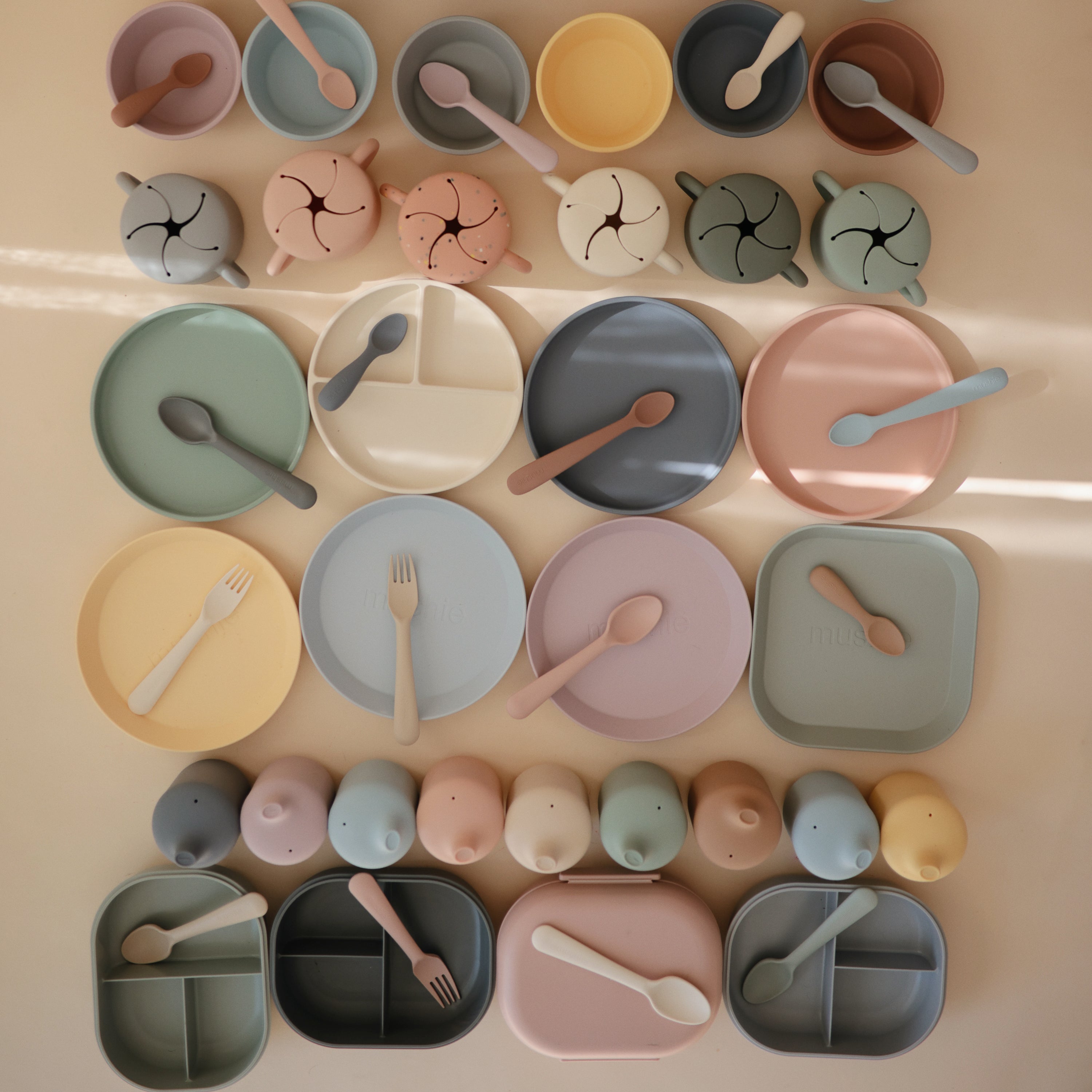 Image of Square Dinnerware Plates, Set of 2