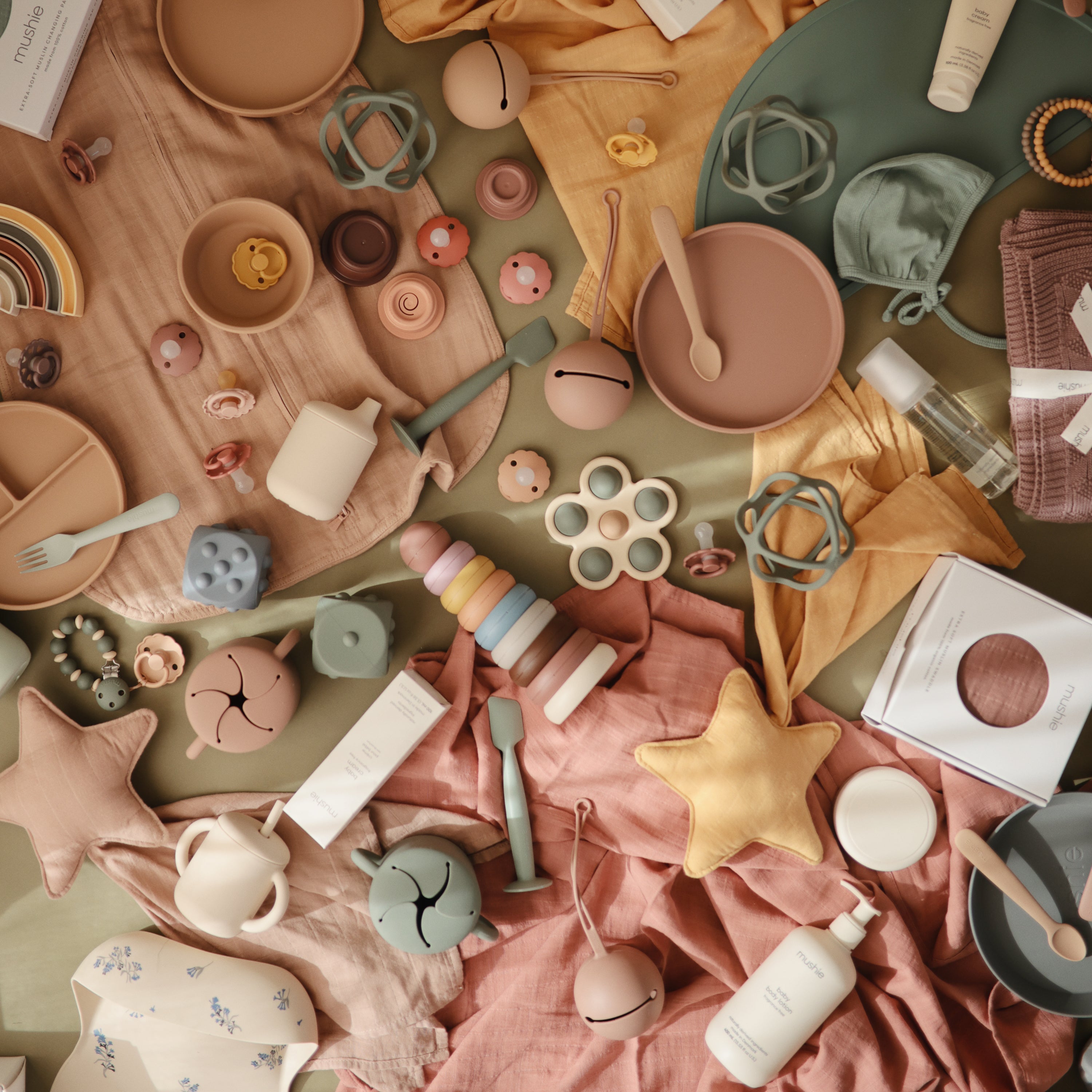 Image of FRIGG Daisy Silicone Pacifier 2-Pack