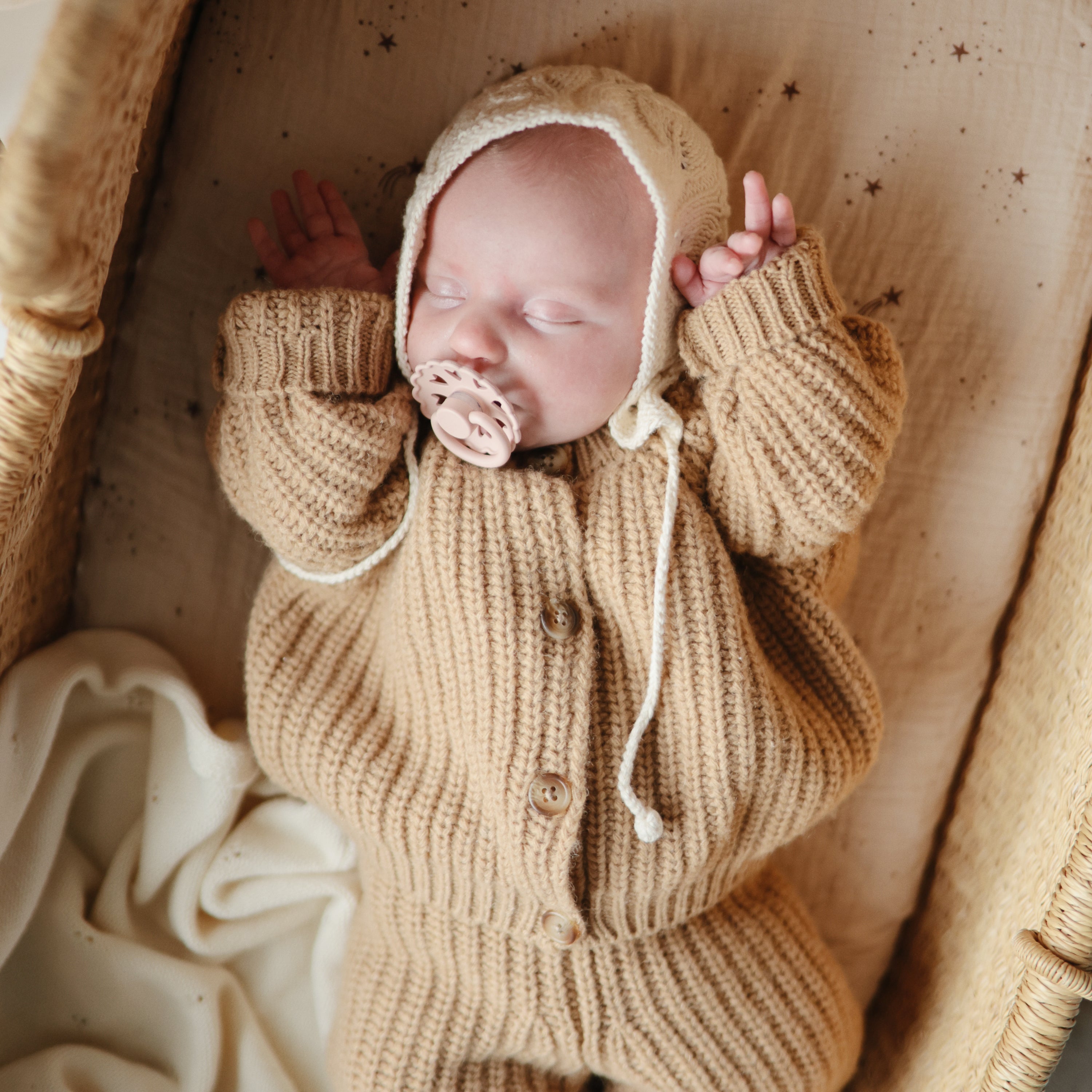 Image of FRIGG Baby's First Pacifier Floral Heart (Blush) 4-Pack