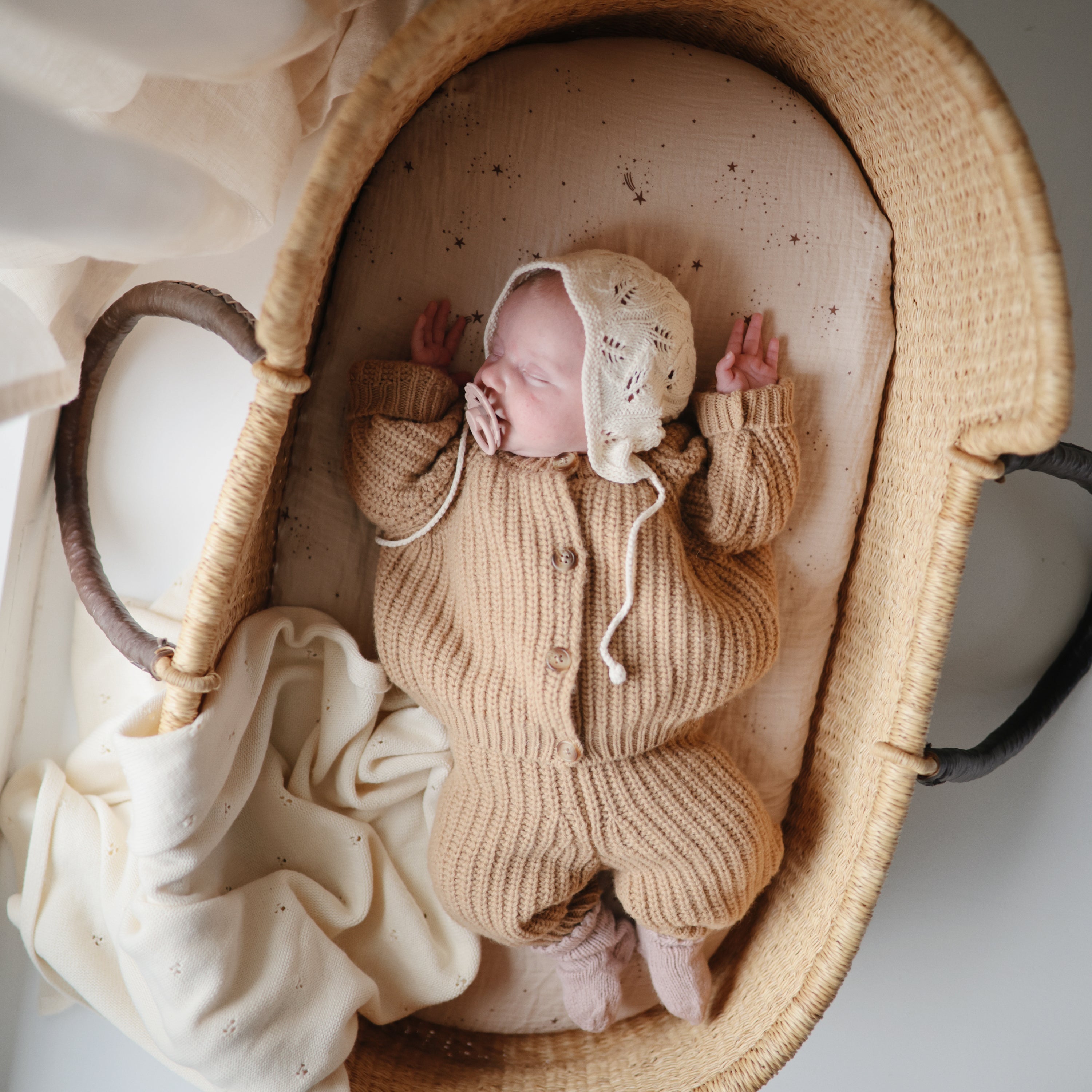 Image of Extra Soft Bassinet Muslin Crib Sheet