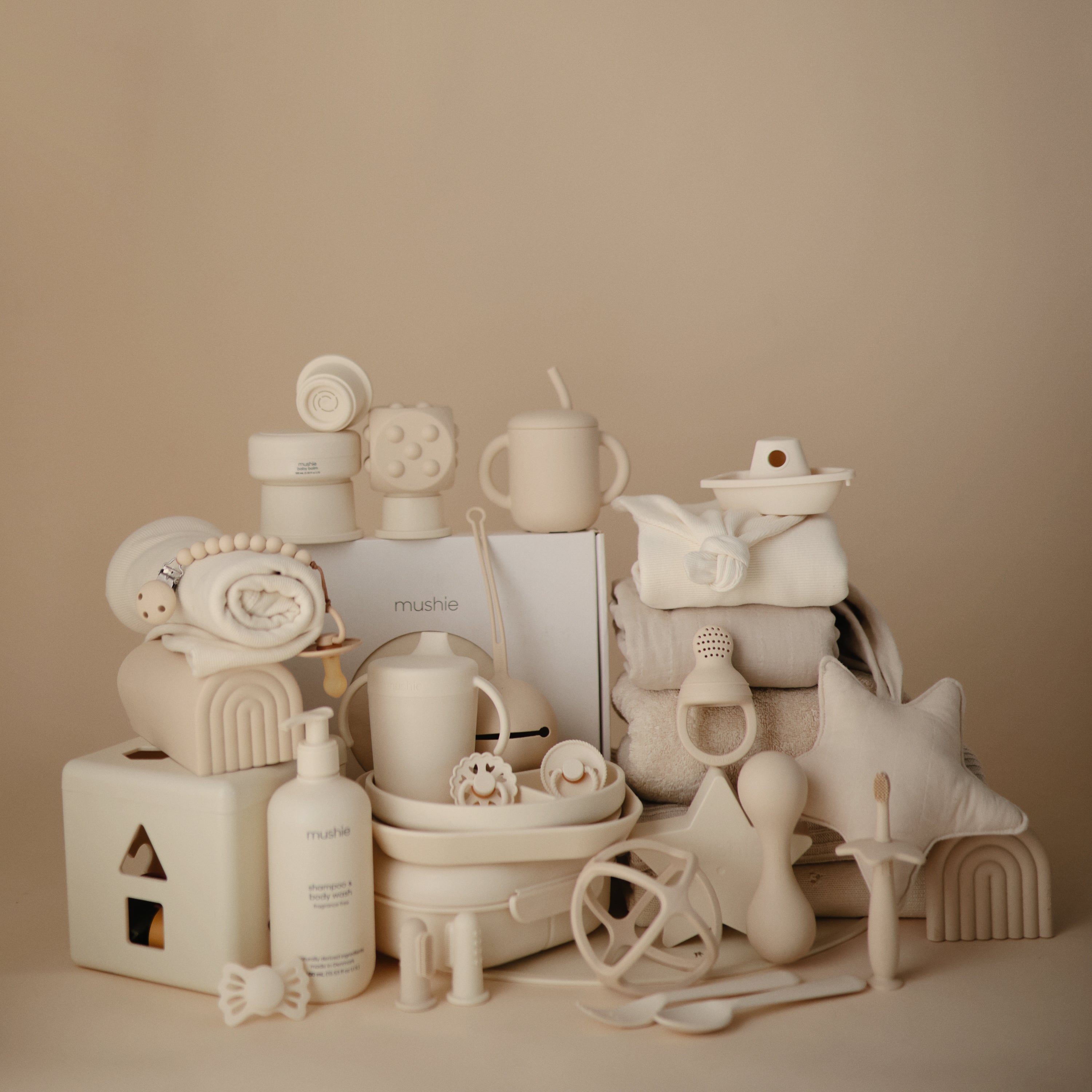 Image of FRIGG Lucky Symmetrical Silicone Pacifier 2-Pack (6-18 Months)