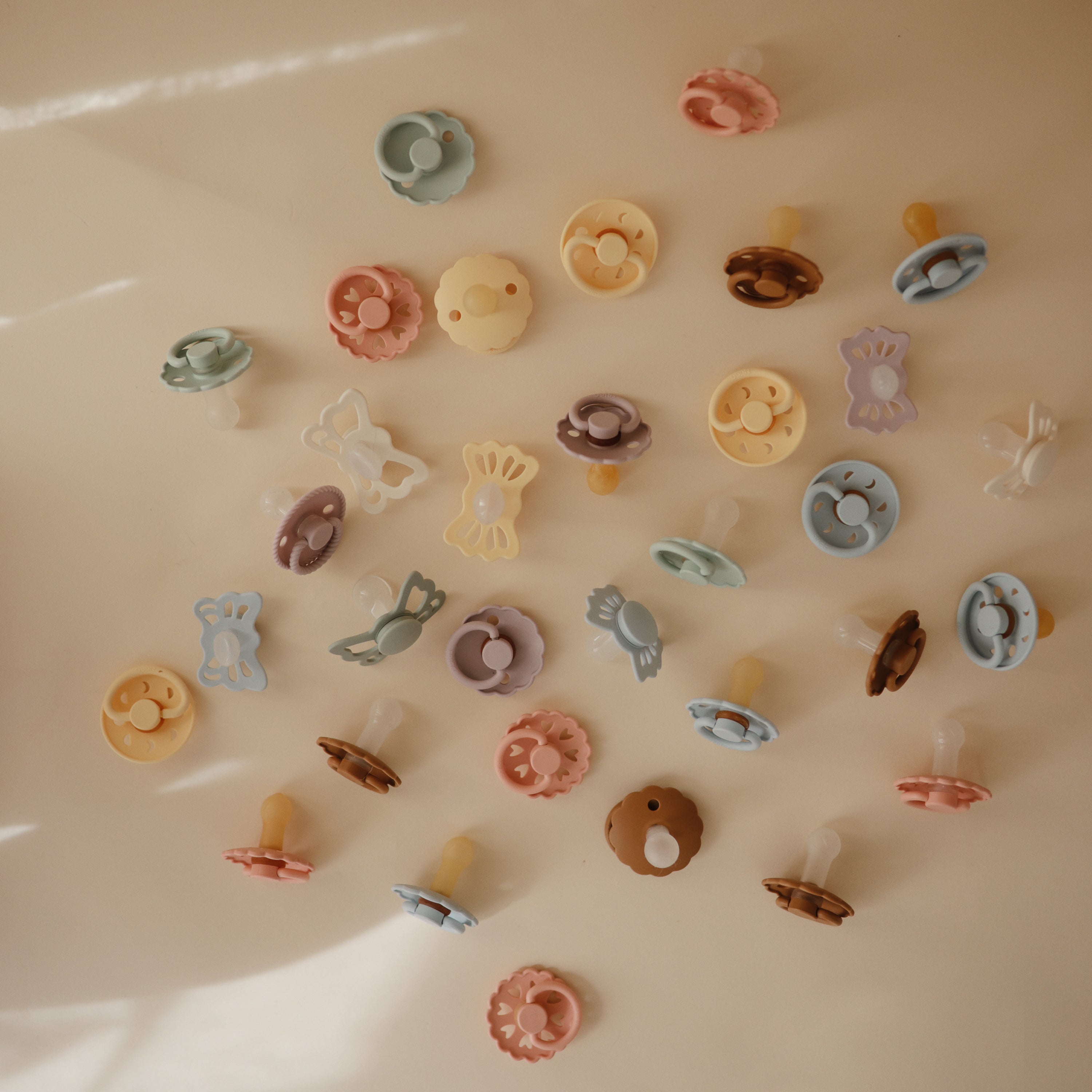 Image of FRIGG Lucky Symmetrical Silicone Pacifier 2-Pack (0-6 Months)