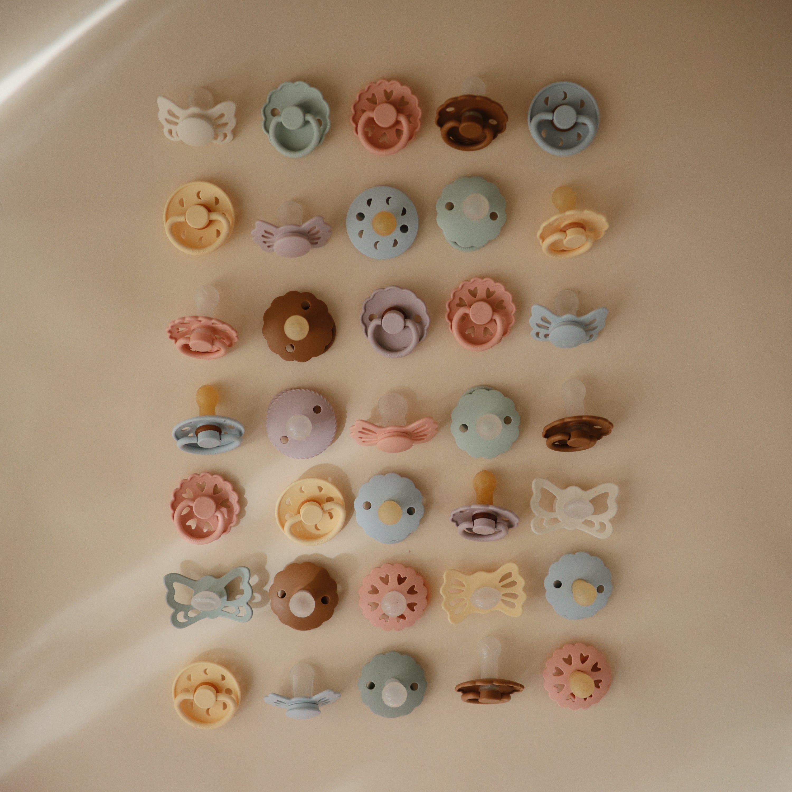 Image of FRIGG Butterfly Anatomical Silicone Pacifier 2-Pack (0-6 Months)