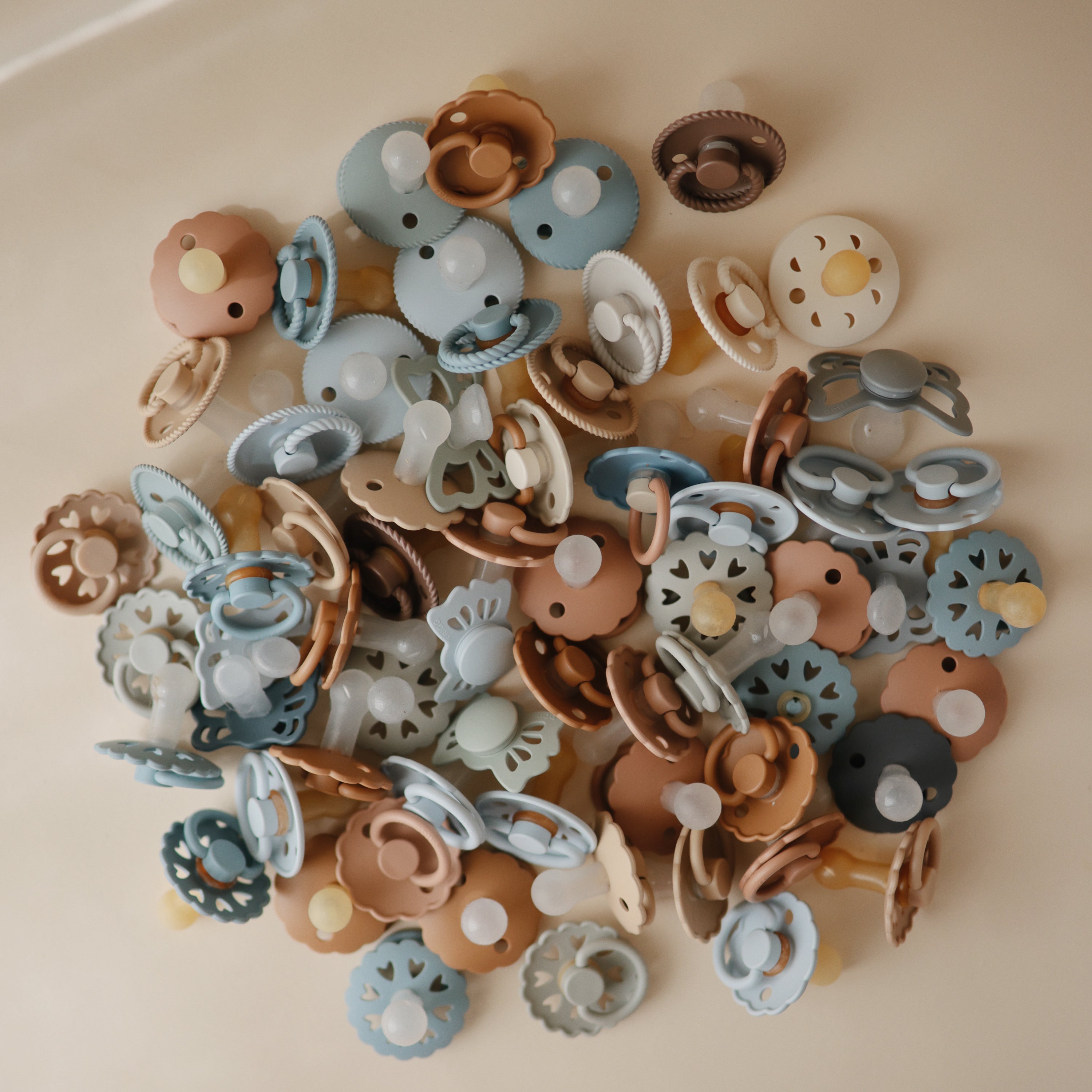 Image of FRIGG Lucky Symmetrical Silicone Pacifier 2-Pack (0-6 Months)