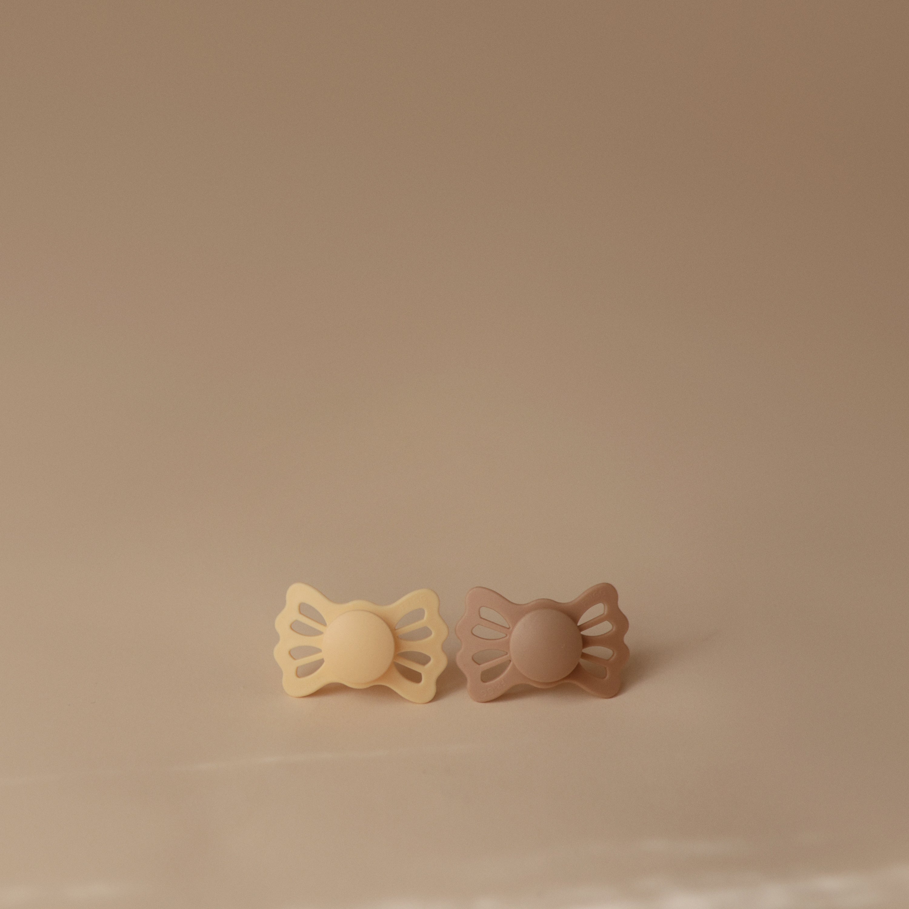 Image of FRIGG Lucky Symmetrical Silicone Pacifier 2-Pack (6-18 Months)