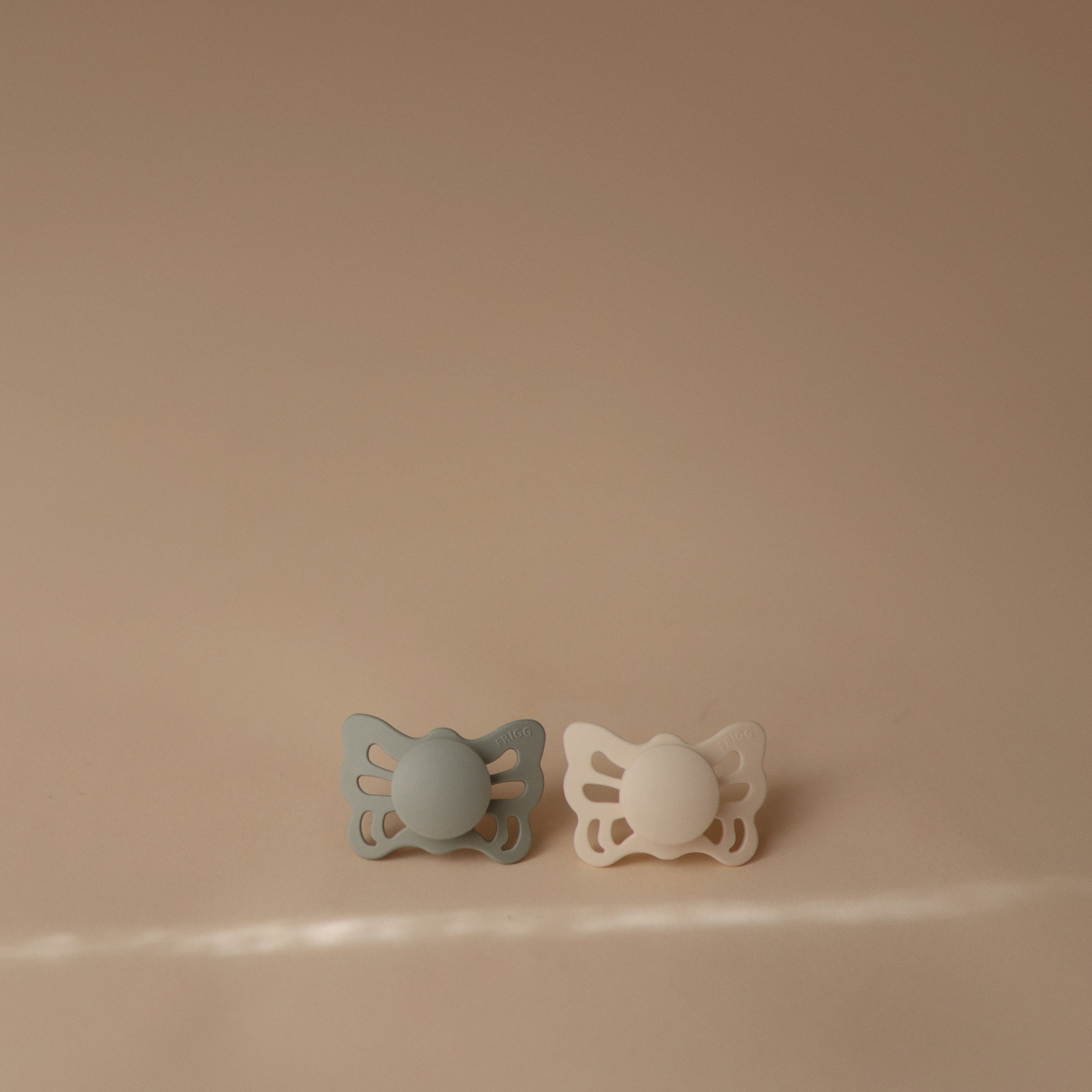 Image of FRIGG Butterfly Anatomical Silicone Pacifier 2-Pack (0-6 Months)