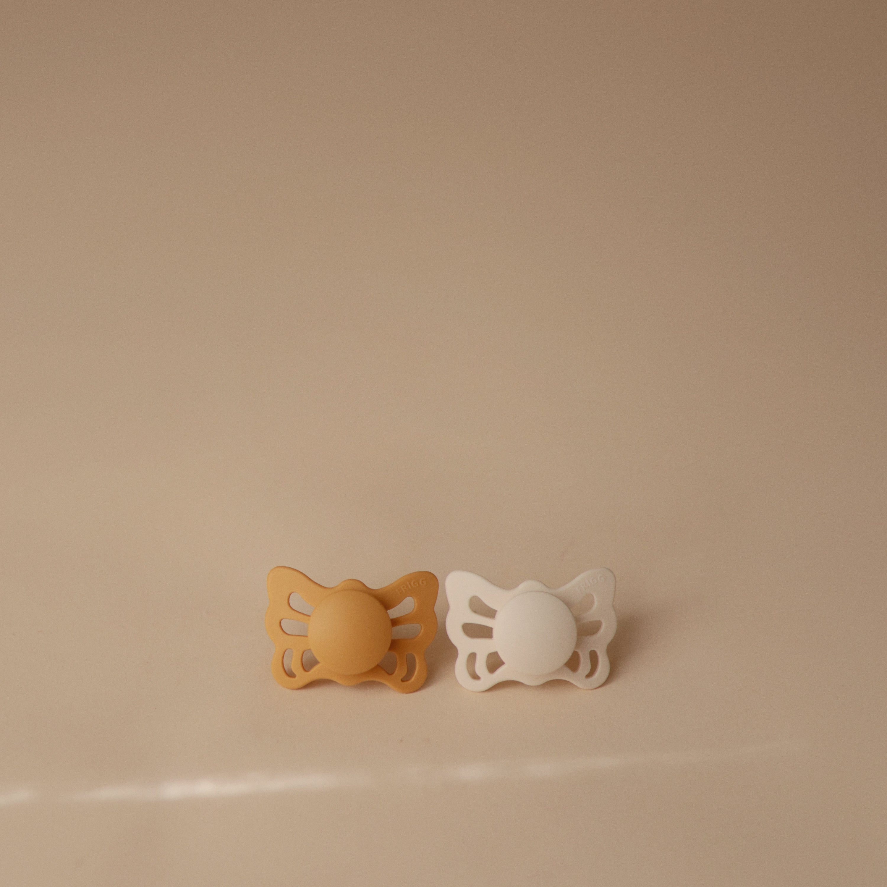 Image of FRIGG Butterfly Anatomical Silicone Pacifier 2-Pack (0-6 Months)