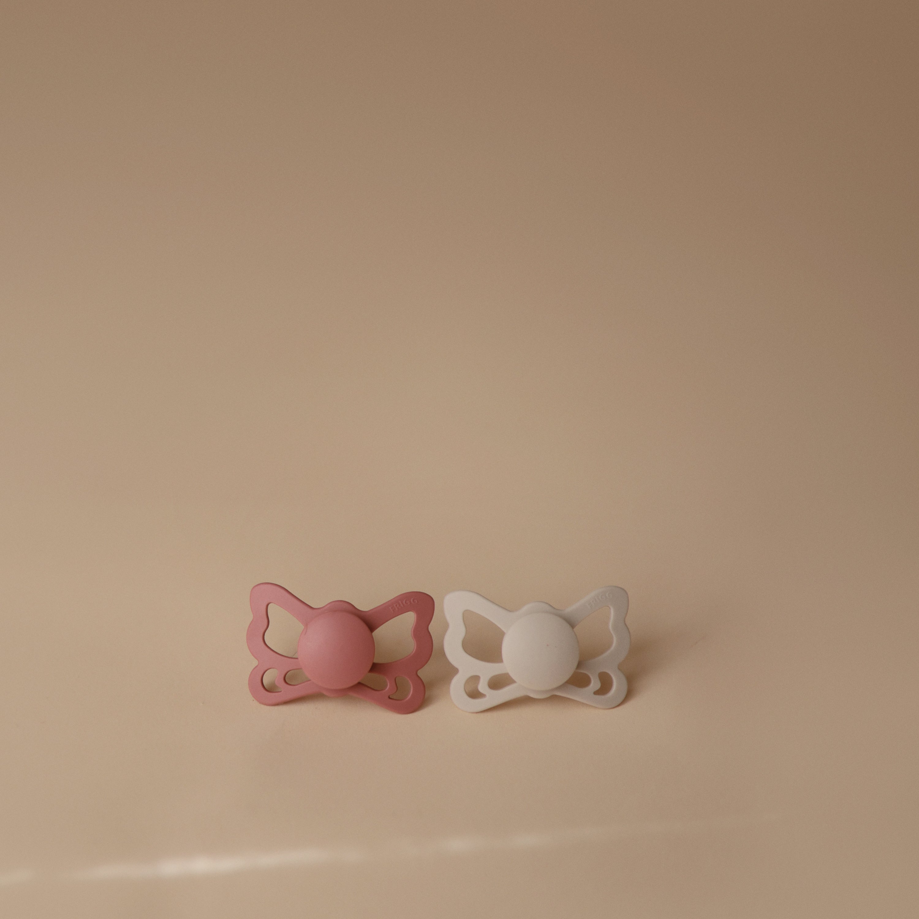 Image of FRIGG Butterfly Anatomical Silicone Pacifier 2-Pack (6-18 Months)